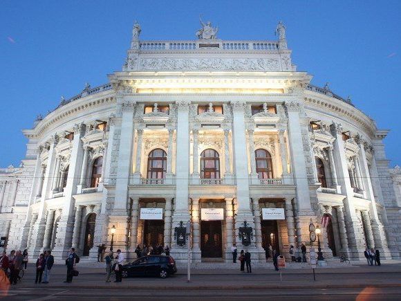 Das Burgtheater verschiebt die "Sommernachtstraum"-Premiere Das Burgtheater verschiebt die "Sommernachtstraum"-Premiere