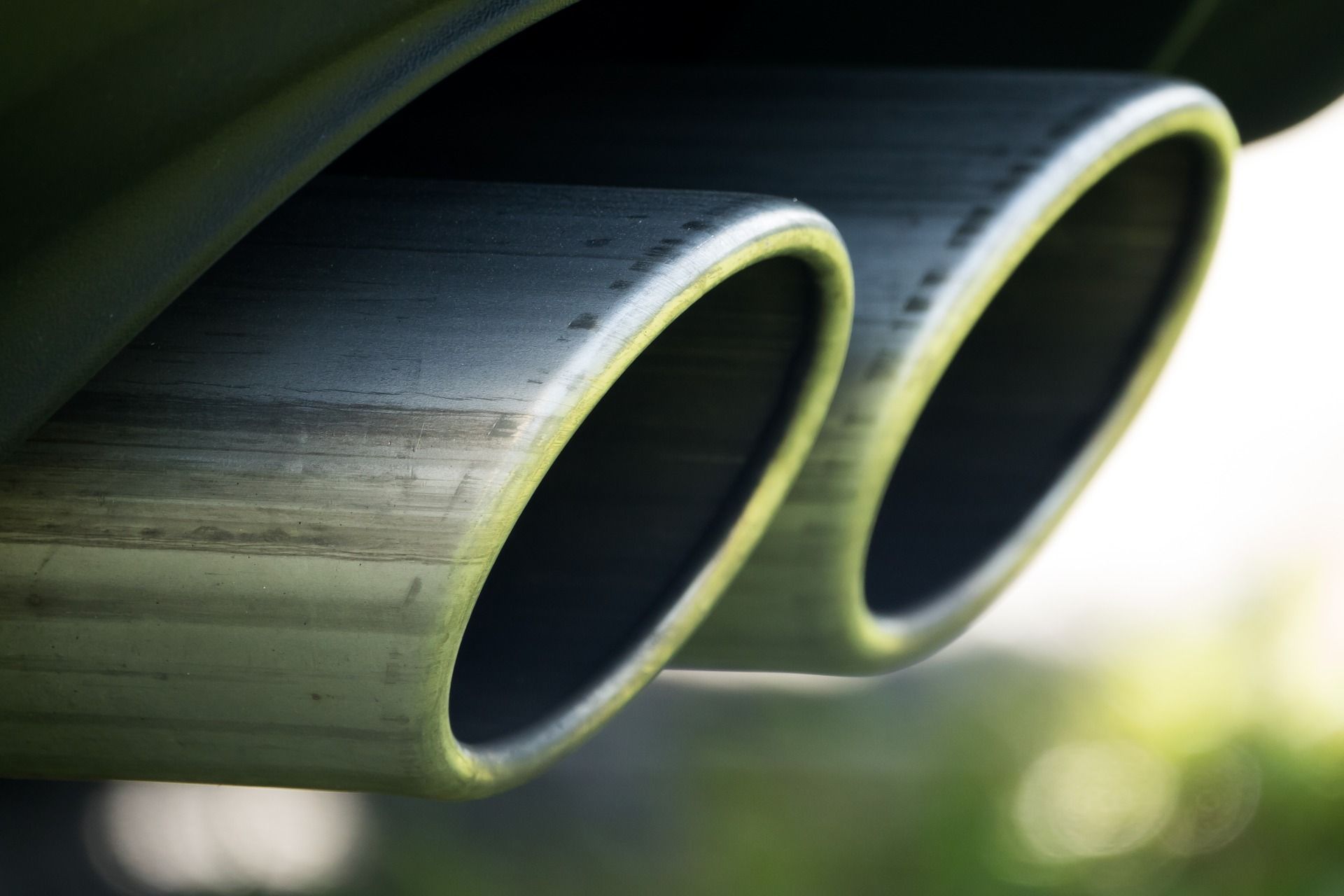 dual-exhaust-2738827_1920 dual-exhaust-2738827_1920