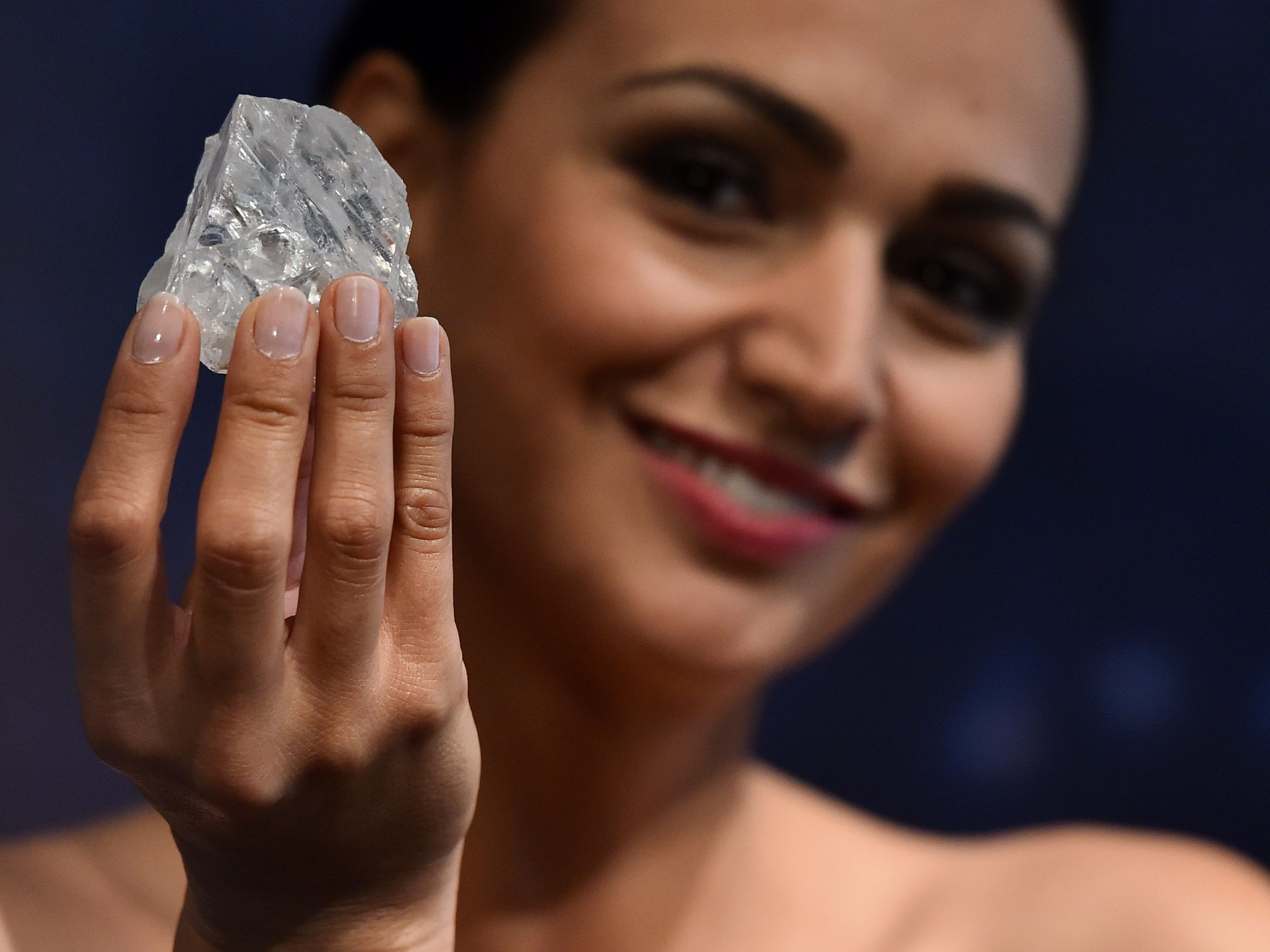 Der zweitgrößte jemals gefundene Rohdiamand wurde für 50 Millionen Euro versteigert. Der zweitgrößte jemals gefundene Rohdiamand wurde für 50 Millionen Euro versteigert.