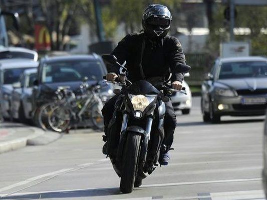 Wiener Biker bei Motorradunfall in der Steiermark schwer verletzt Wiener Biker bei Motorradunfall in der Steiermark schwer verletzt