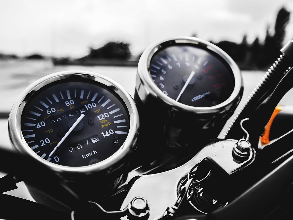 Am Montagabend wurde ein Motorradfahrer bei einem Unfall auf der A2 schwer verletzt. Am Montagabend wurde ein Motorradfahrer bei einem Unfall auf der A2 schwer verletzt.