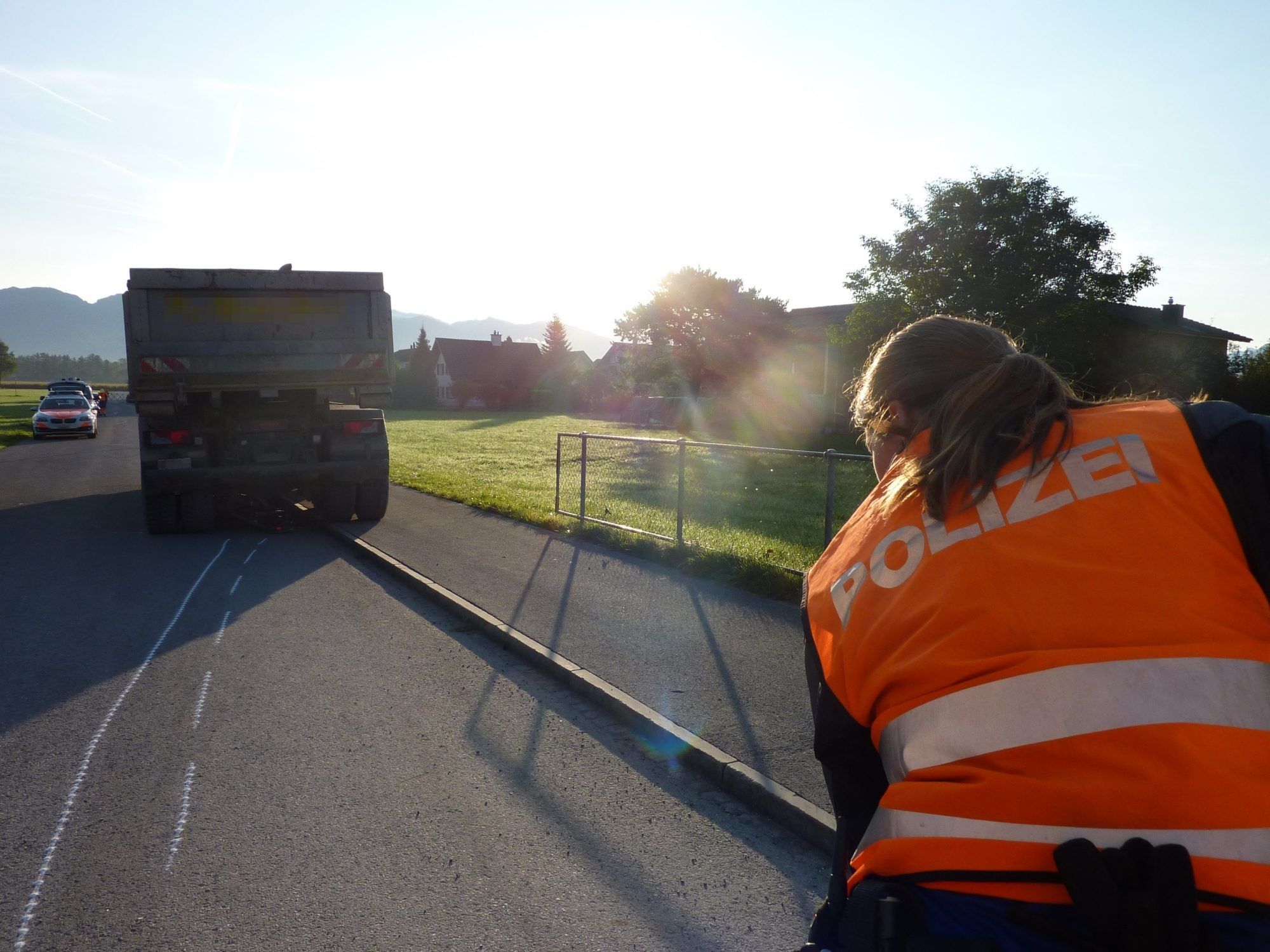 E-Bikefahrerin bei Unfall mit Lastwagen verstorben