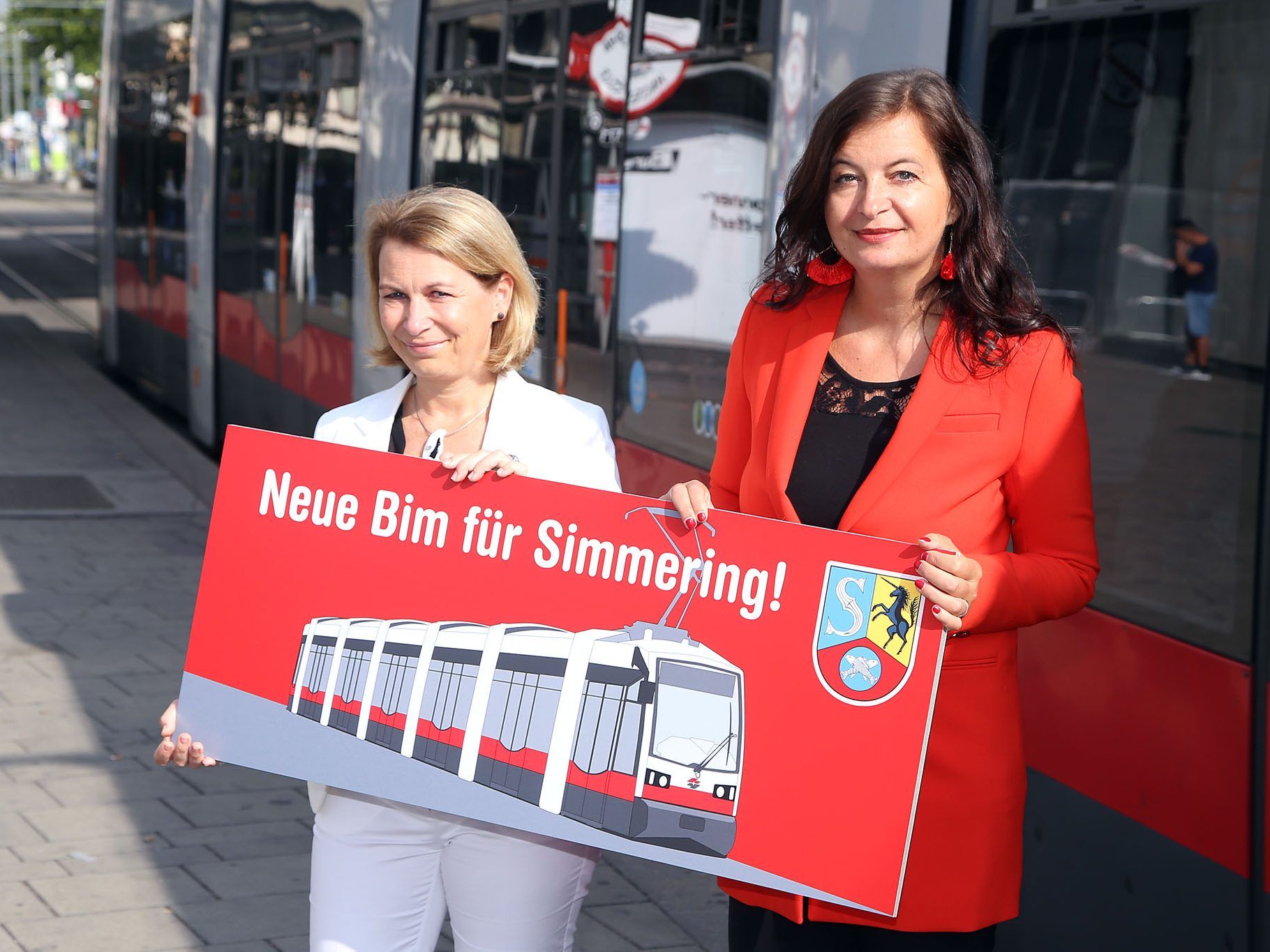 Eine neue Bim für Wien-Simmering präsentierte Ulli Sima Eine neue Bim für Wien-Simmering präsentierte Ulli Sima