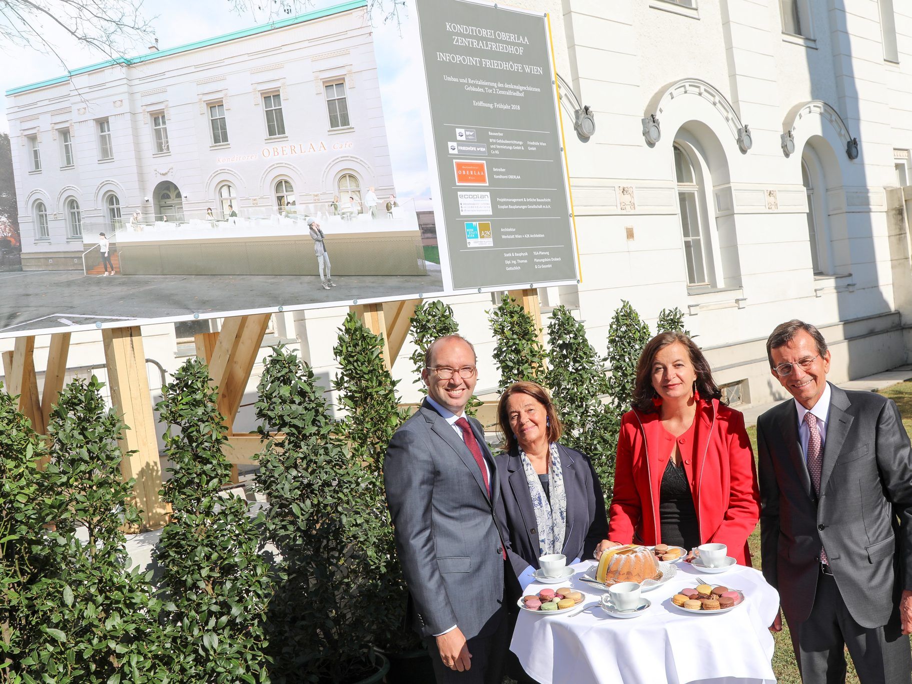 Ulli Sima beim Spatenstich für das Cafe am Zentralfriedhof Ulli Sima beim Spatenstich für das Cafe am Zentralfriedhof