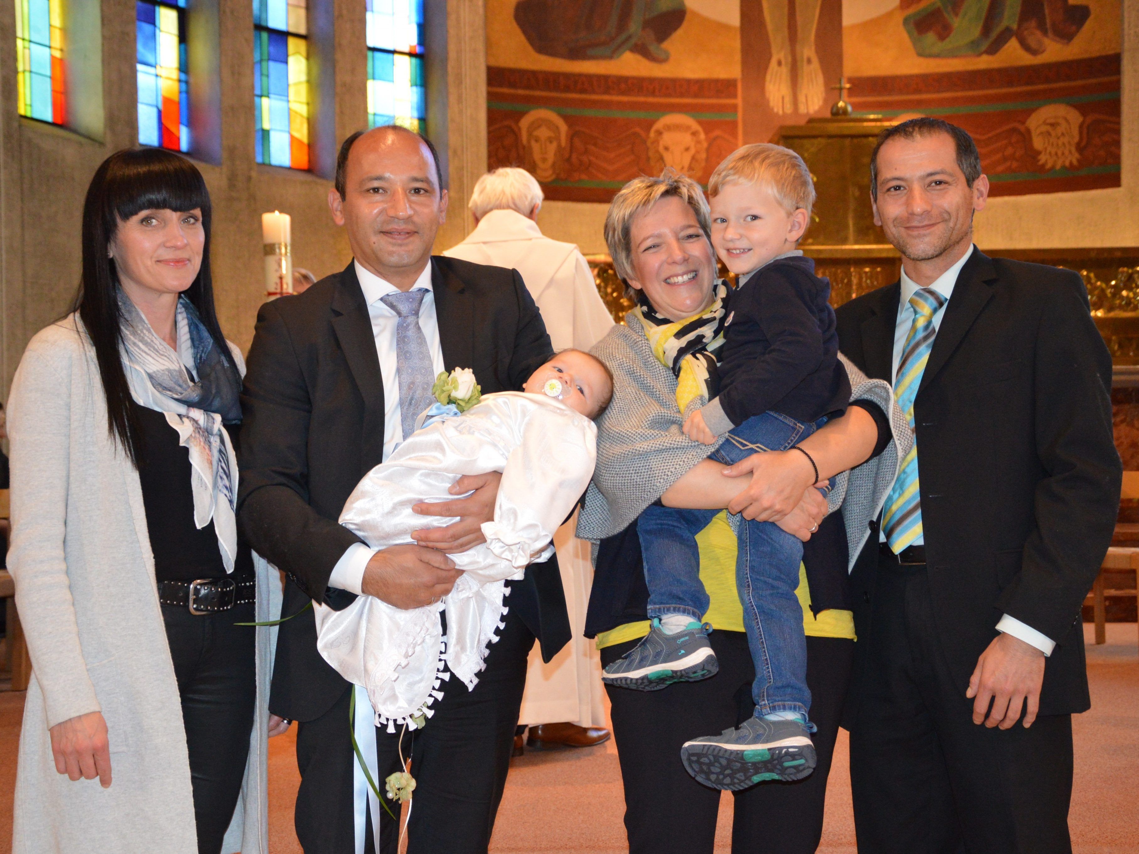 Jonah Gabriel empfing das Sakrament der Taufe.