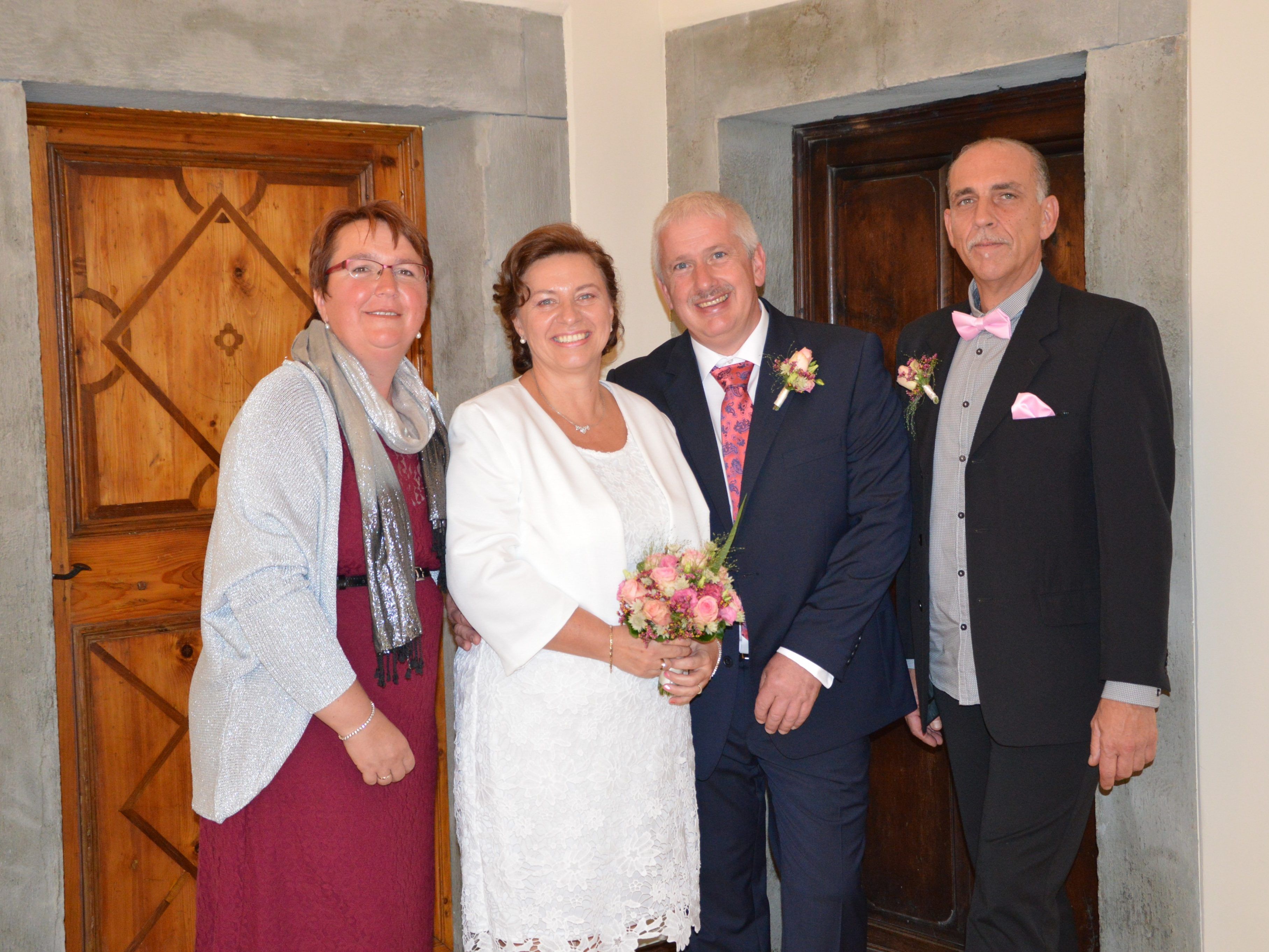 Christiane Wurschy und Karlheinz Höscheler haben geheiratet. Christiane Wurschy und Karlheinz Höscheler haben geheiratet.