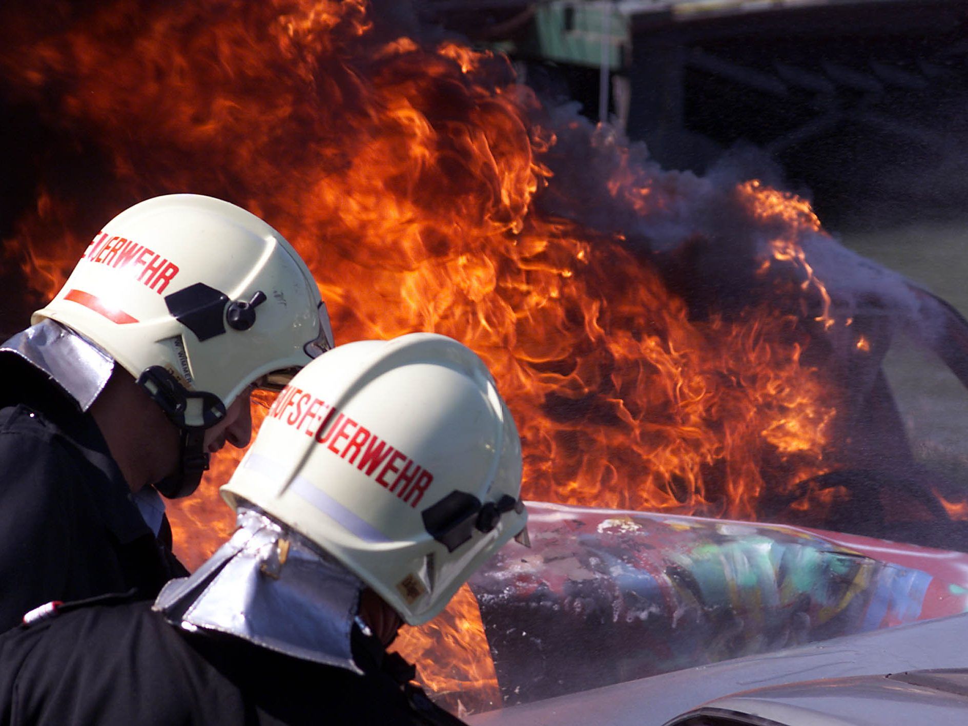 Die Feuerwehr konnte den brennenden Wagen löschen
