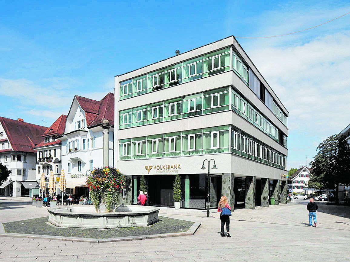 Michael Ohneberg verlegte den Haupteingang der Bank in die Gebäudemitte. Michael Ohneberg verlegte den Haupteingang der Bank in die Gebäudemitte.
