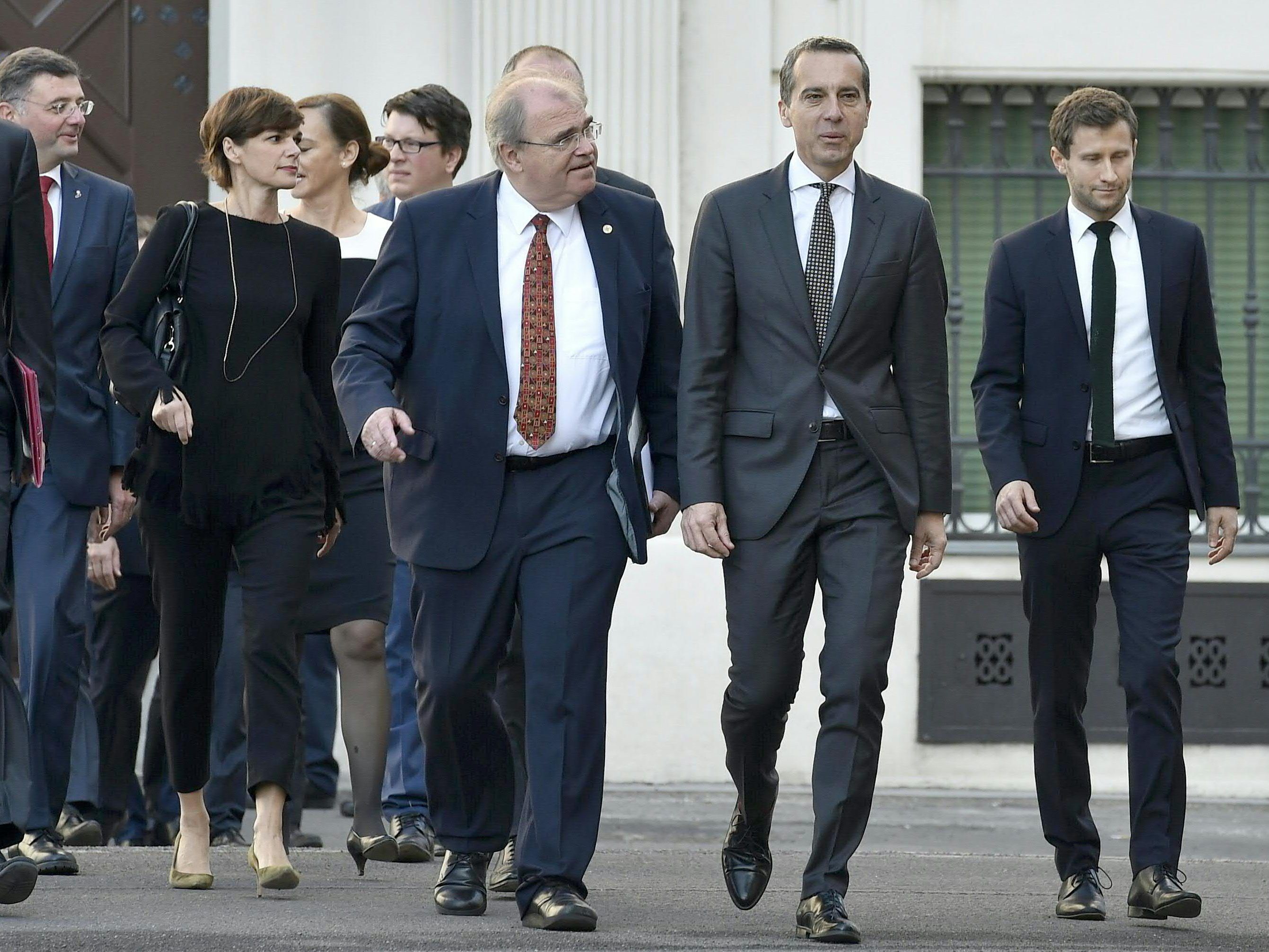 Die Regierung ist zurückgetreten.