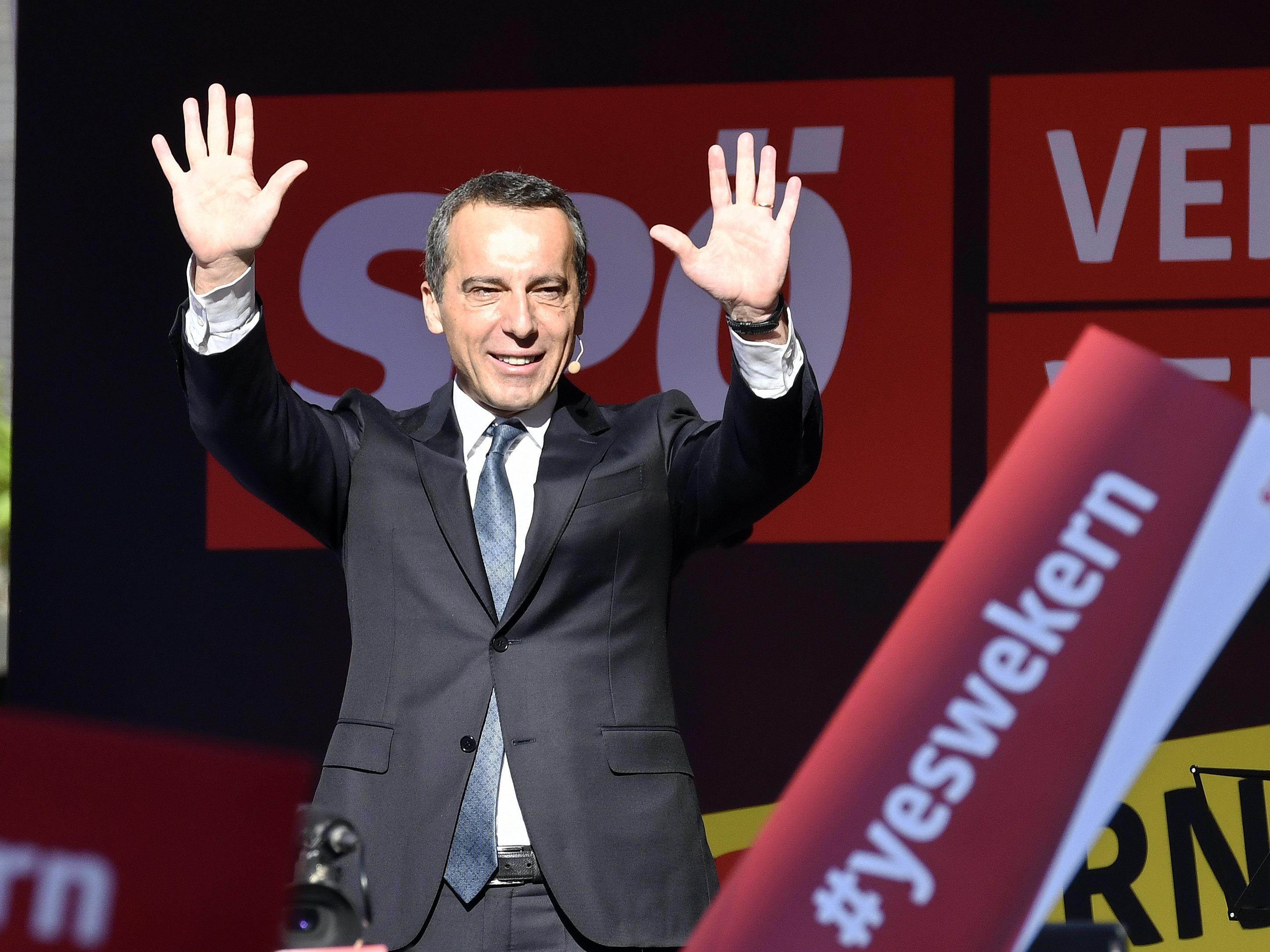 SPÖ-Chef Christian Kern beim roten Wahlkampffinale am samstagvormittag.