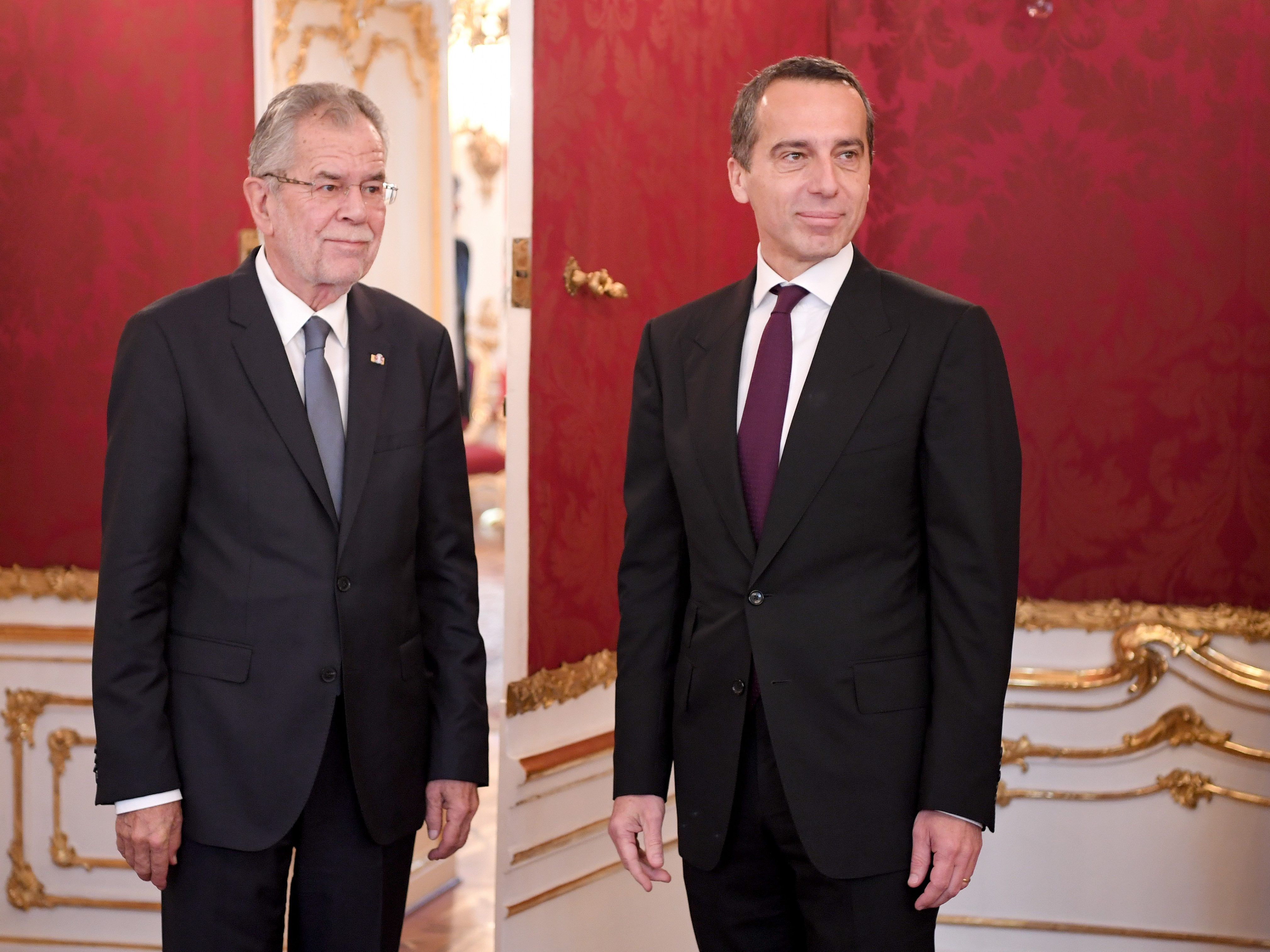 BK Christian Kern (r.) und BP Alexander Van der Bellen bei ihrem Treffen
