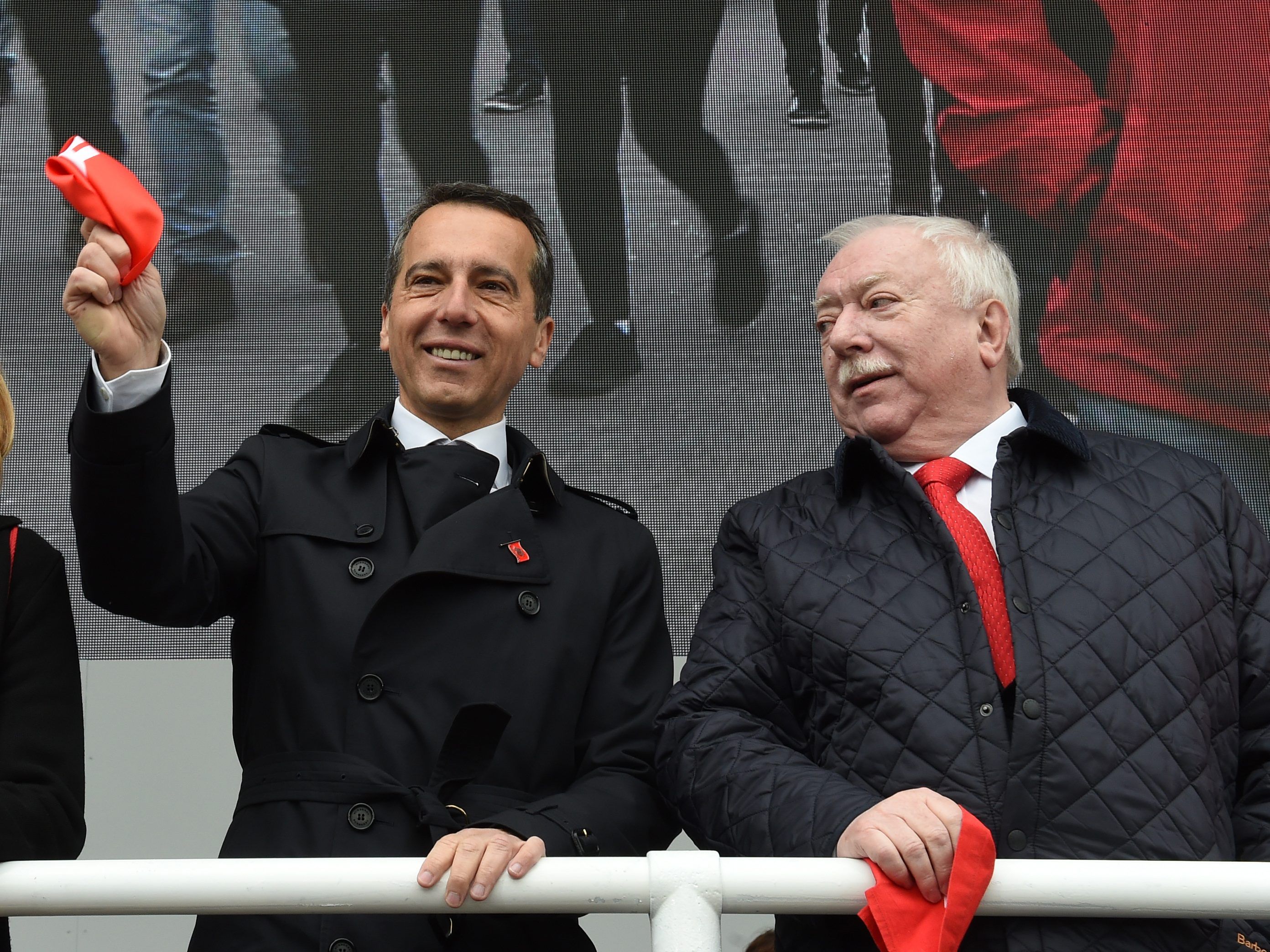 Christian Kern kann auf die Untersützung von Wiens Bürgermeister Michael Häupl zählen. Christian Kern kann auf die Untersützung von Wiens Bürgermeister Michael Häupl zählen.