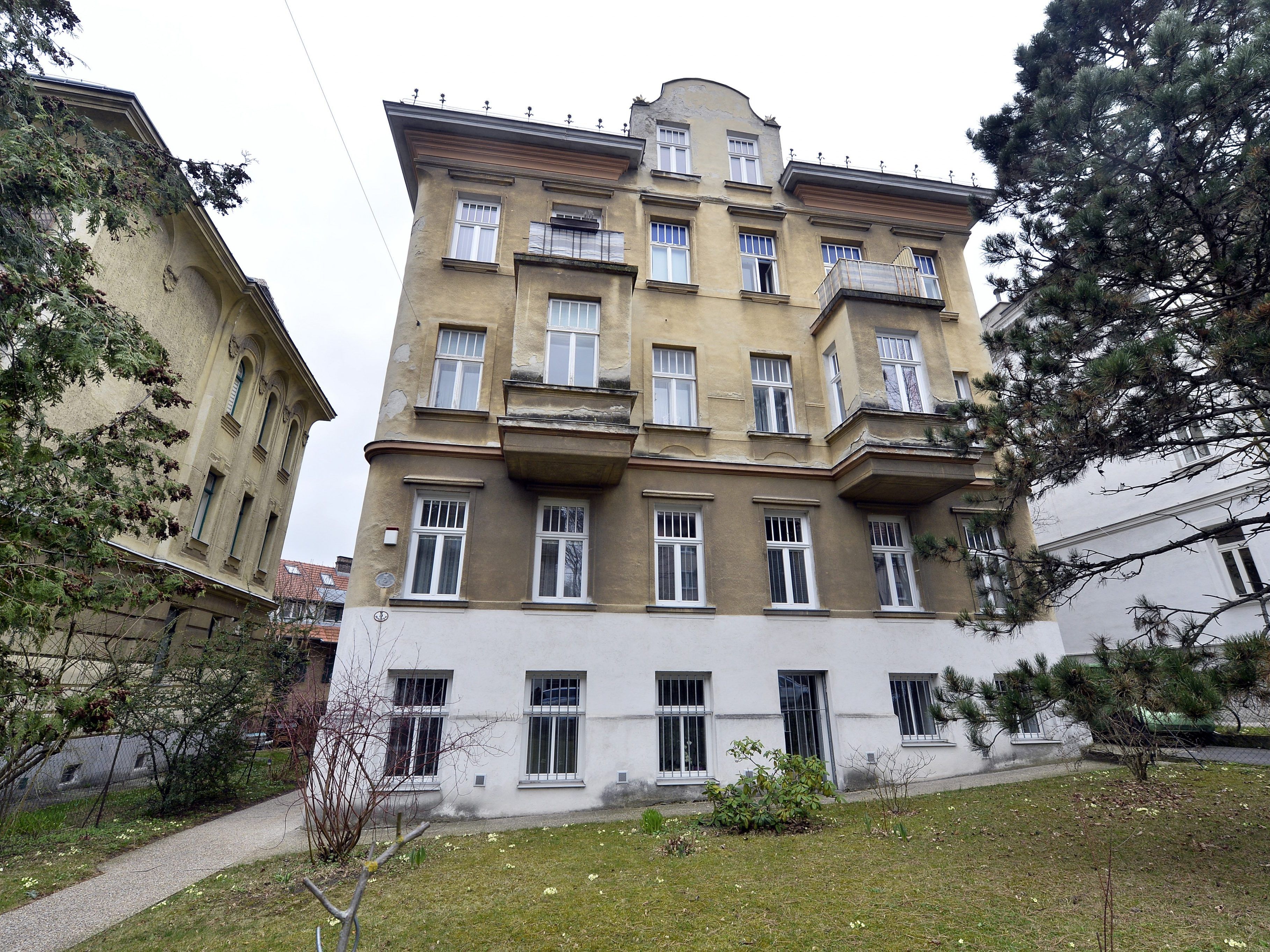 Jenes Haus in Wien-Penzing in dem ein 16-Jähriger seine Mutter mit mehreren Messerstichen getötet hat Jenes Haus in Wien-Penzing in dem ein 16-Jähriger seine Mutter mit mehreren Messerstichen getötet hat