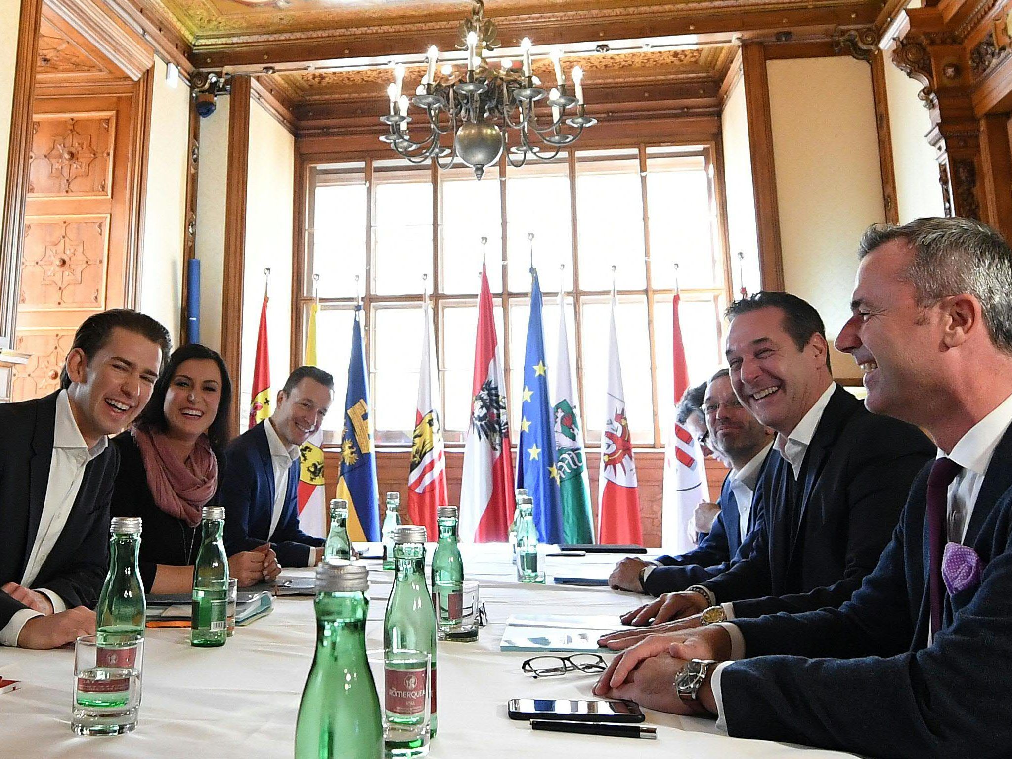 Bei der ersten Verhandlungsrunde zur Schwarz-Blau-Koalition.