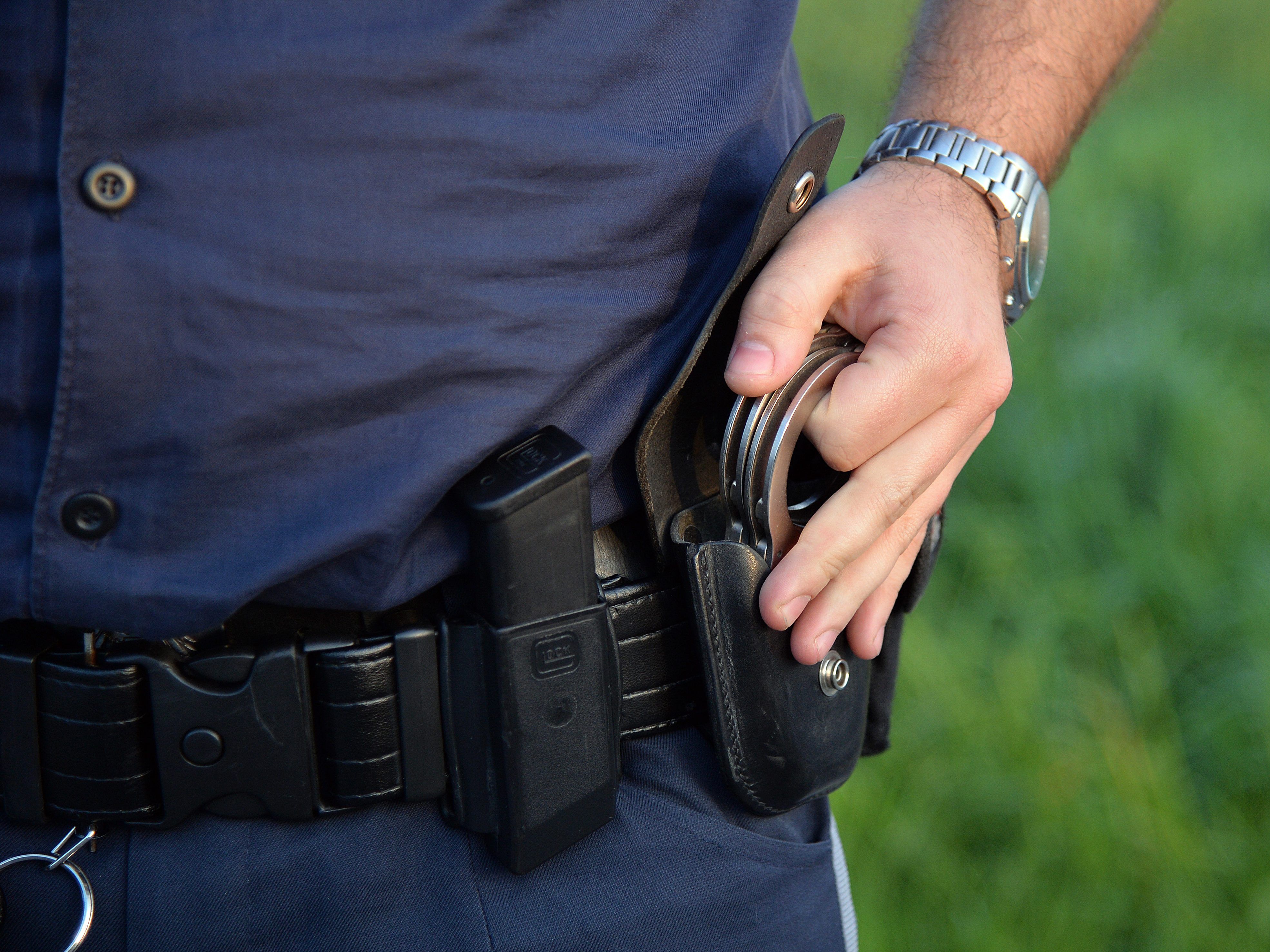 Die Polizei nahm den aggressiven Mann fest.