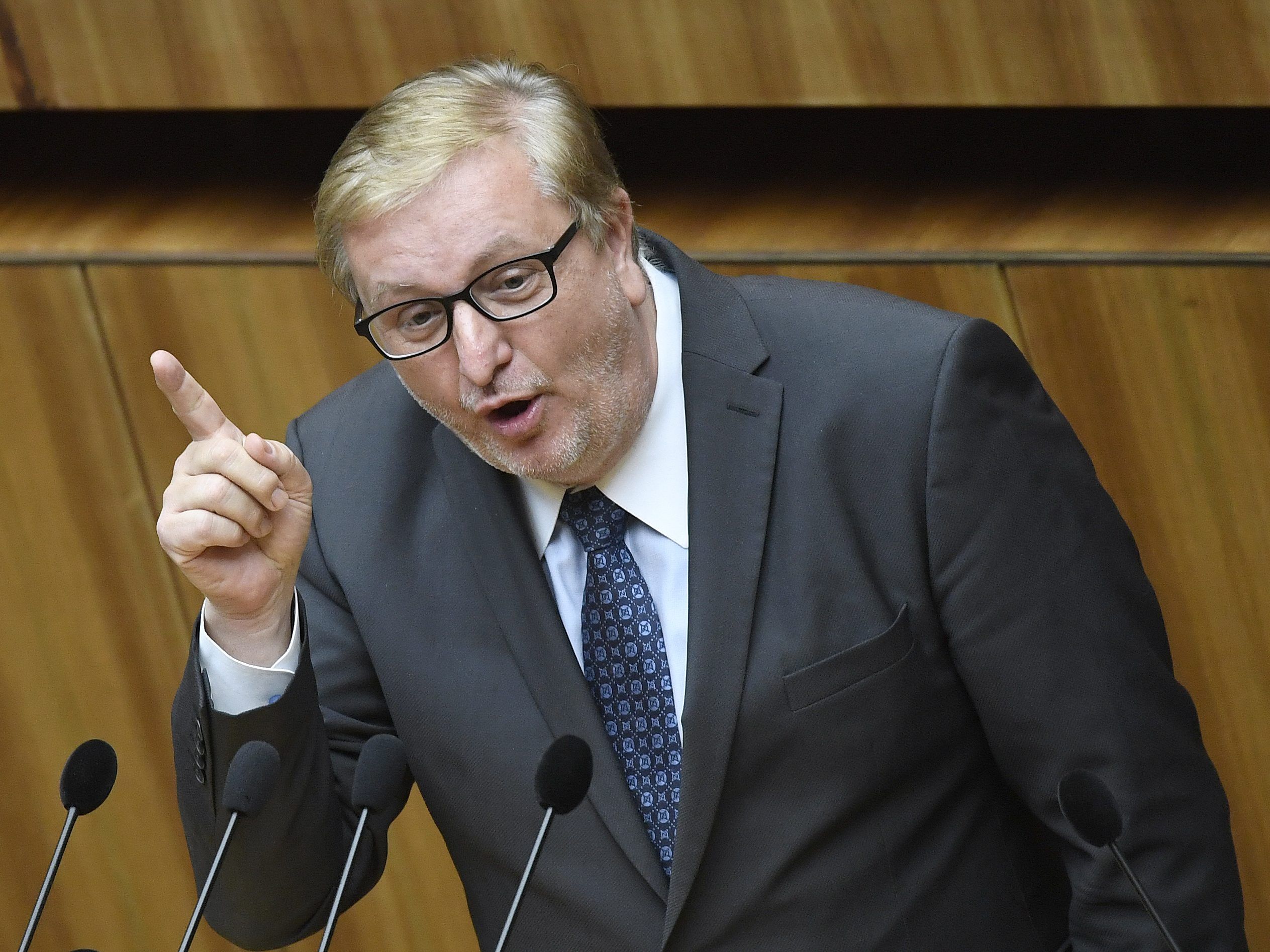SPÖ-Abgeordneter Christoph Matznetter reagiert auf die Causa Silberstein SPÖ-Abgeordneter Christoph Matznetter reagiert auf die Causa Silberstein