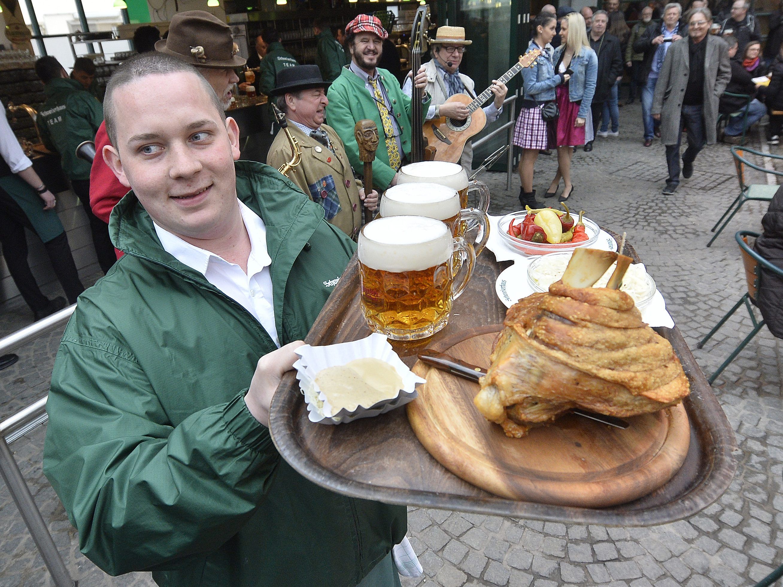 Im Schweizerhaus wird der Saisonabschluss gefeiert Im Schweizerhaus wird der Saisonabschluss gefeiert
