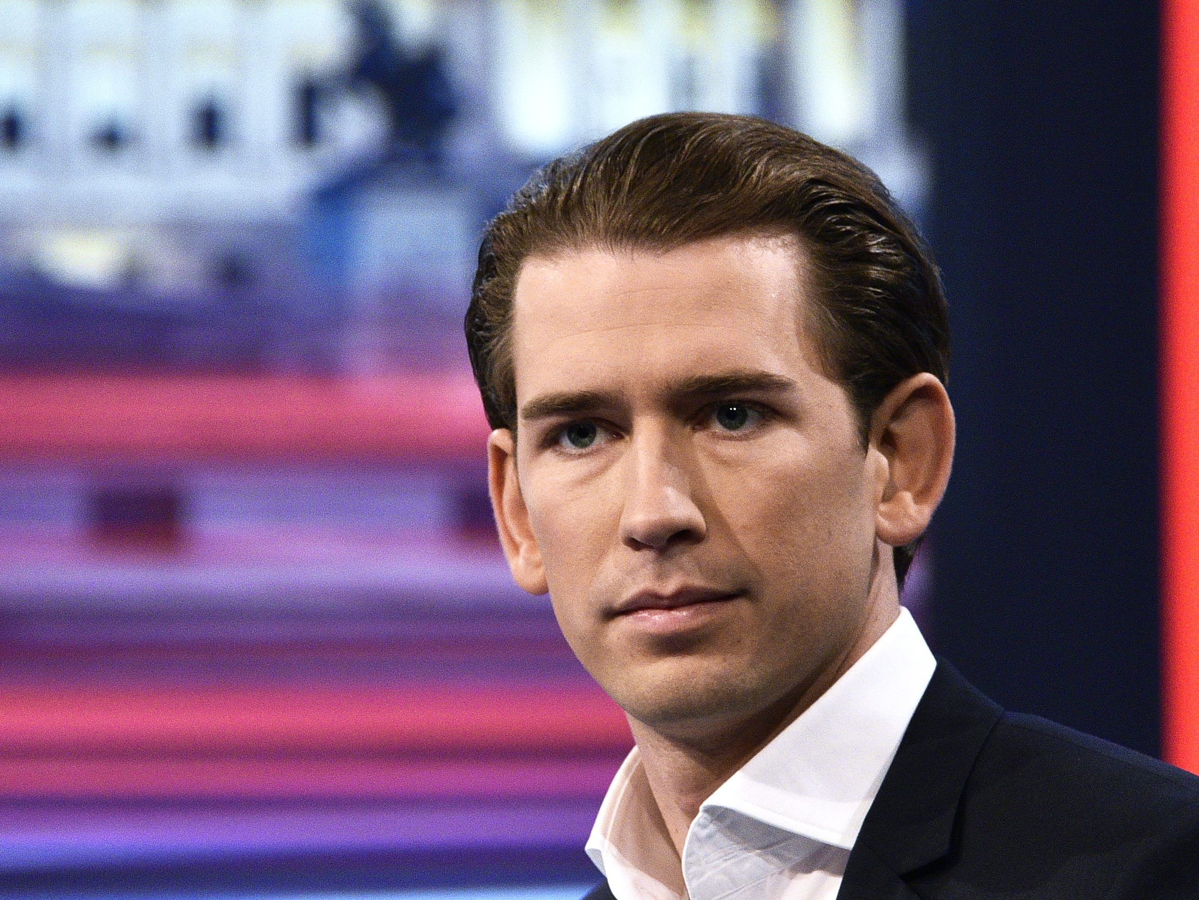 Urheber der Anti-Kurz-Facebookseiten behauptet, dass ÖVP Geld für Details der Kampagne geboten hat.