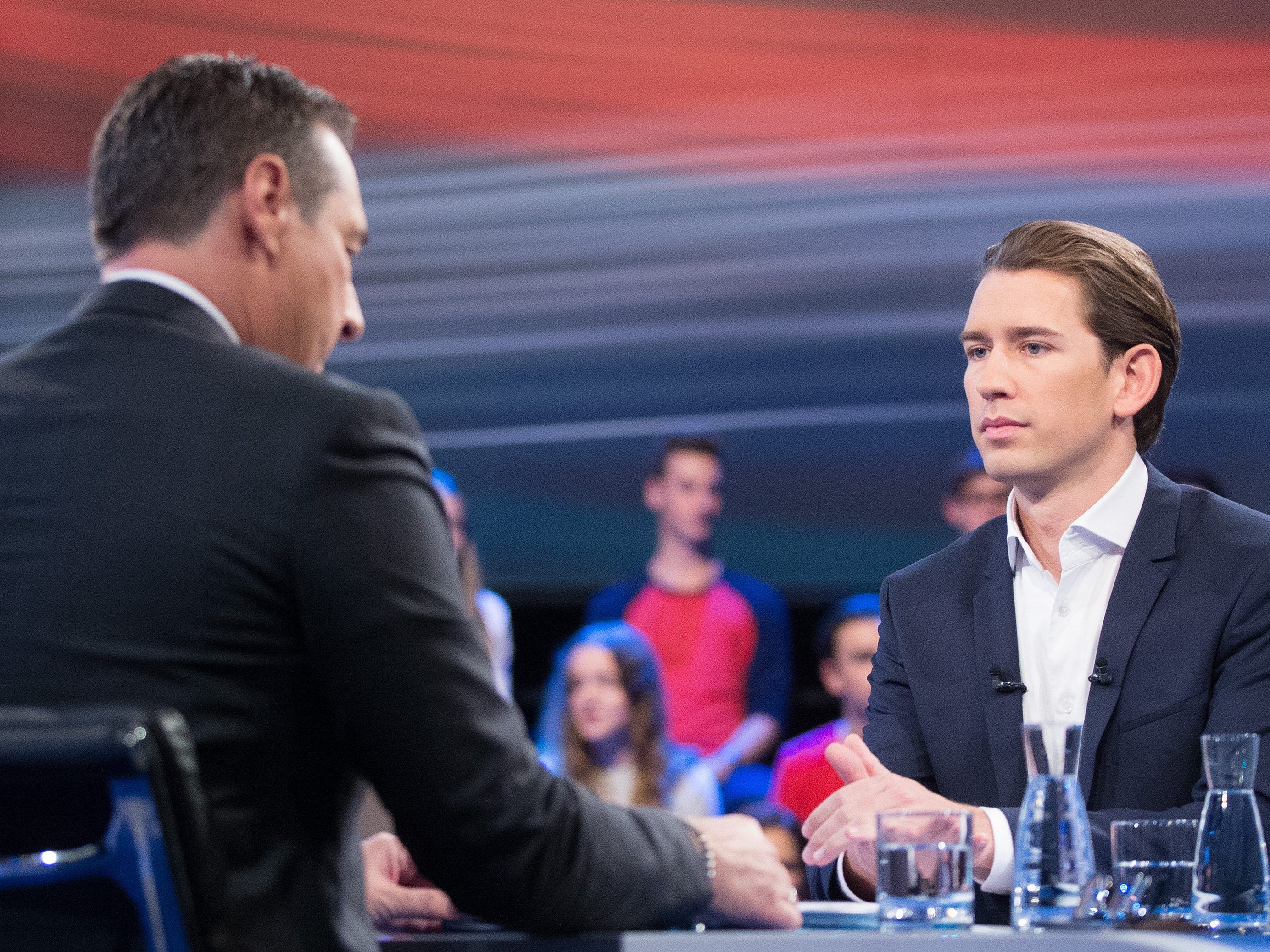 Sebastian Kurz (r.) und Heinz-Christian Strache standen sich am Dienstag im ORF-Duell gegenüber. Sebastian Kurz (r.) und Heinz-Christian Strache standen sich am Dienstag im ORF-Duell gegenüber.