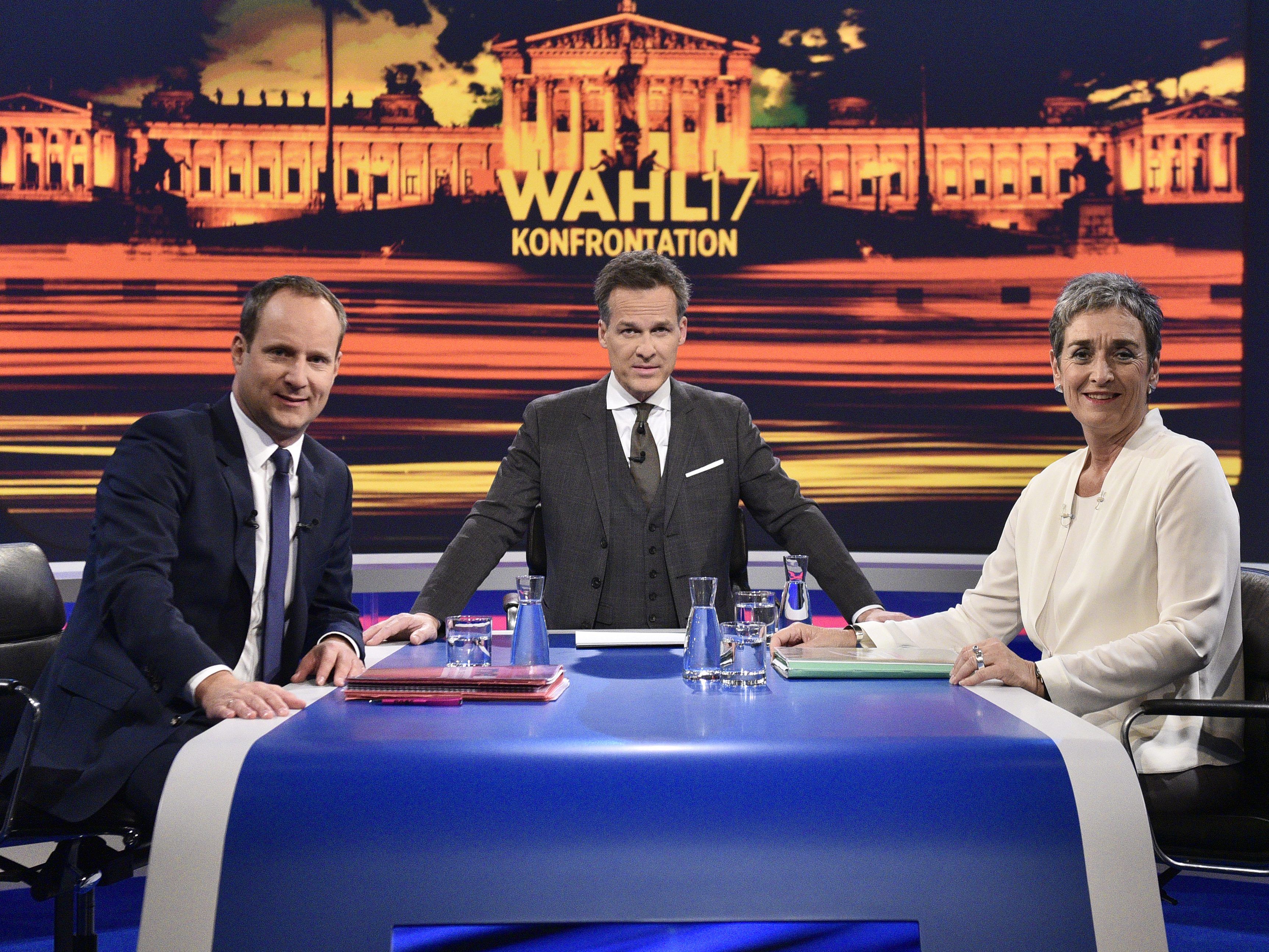(v.l.), NEOS - Spitzenkandidat Matthias Strolz, Moderator Tarek Leitner (ORF), Grünen- Spitzenkandidatin Ulrike Lunacek (v.l.), NEOS - Spitzenkandidat Matthias Strolz, Moderator Tarek Leitner (ORF), Grünen- Spitzenkandidatin Ulrike Lunacek