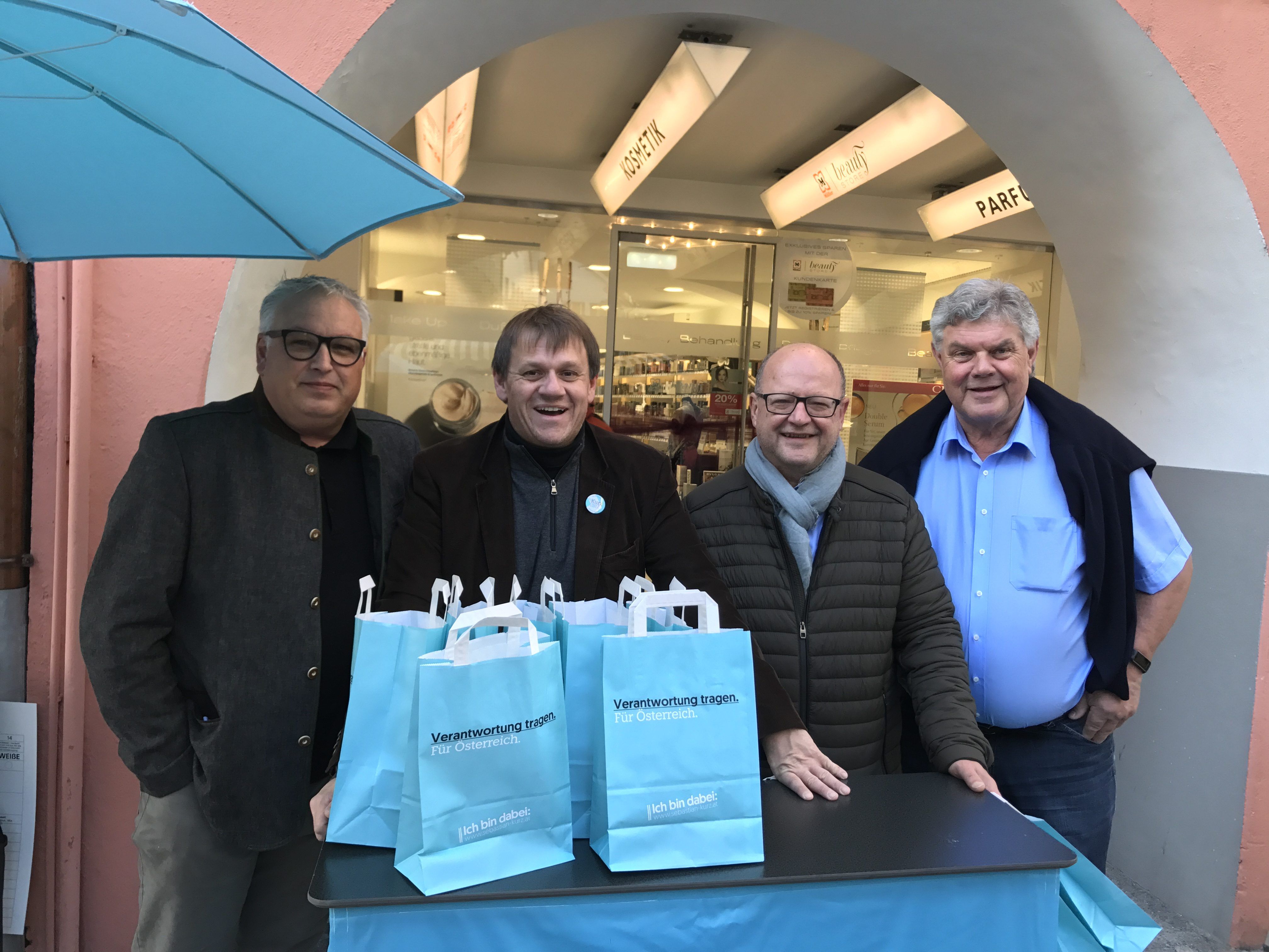 Bürgermeister Mandi Katzenmayer und die ÖVP-Stadträte bedanken sich für das große Vertrauen bei der Nationalratswahl. Bürgermeister Mandi Katzenmayer und die ÖVP-Stadträte bedanken sich für das große Vertrauen bei der Nationalratswahl.