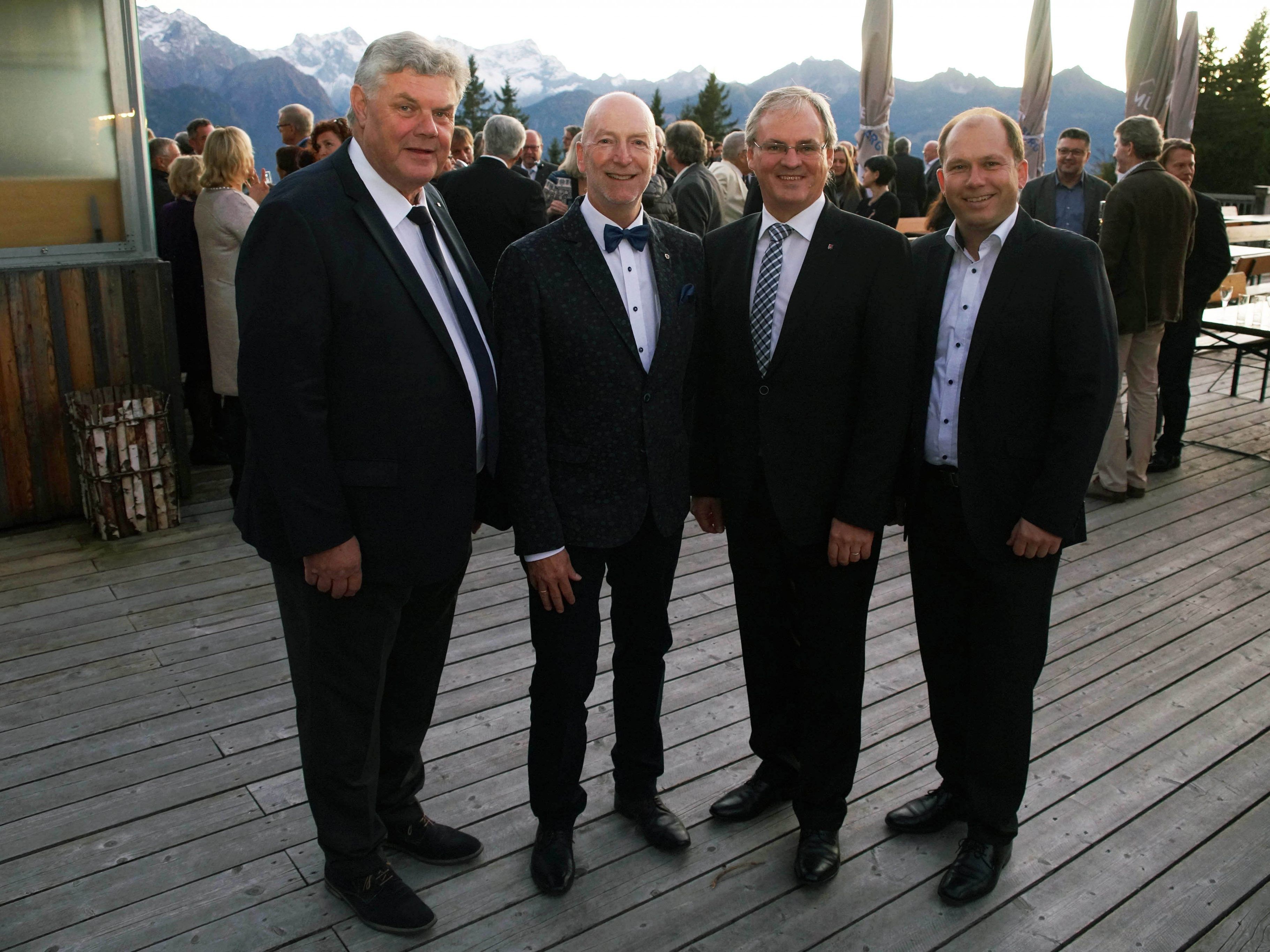Bürgermeister Mandi Katzenmayer (Bludenz), Präsident Karlheinz Worsch (Lions Club Bludenz), Landtagspräsident Harald Sonderegger und Bürgermeister Peter Neier (Nüziders). Bürgermeister Mandi Katzenmayer (Bludenz), Präsident Karlheinz Worsch (Lions Club Bludenz), Landtagspräsident Harald Sonderegger und Bürgermeister Peter Neier (Nüziders).