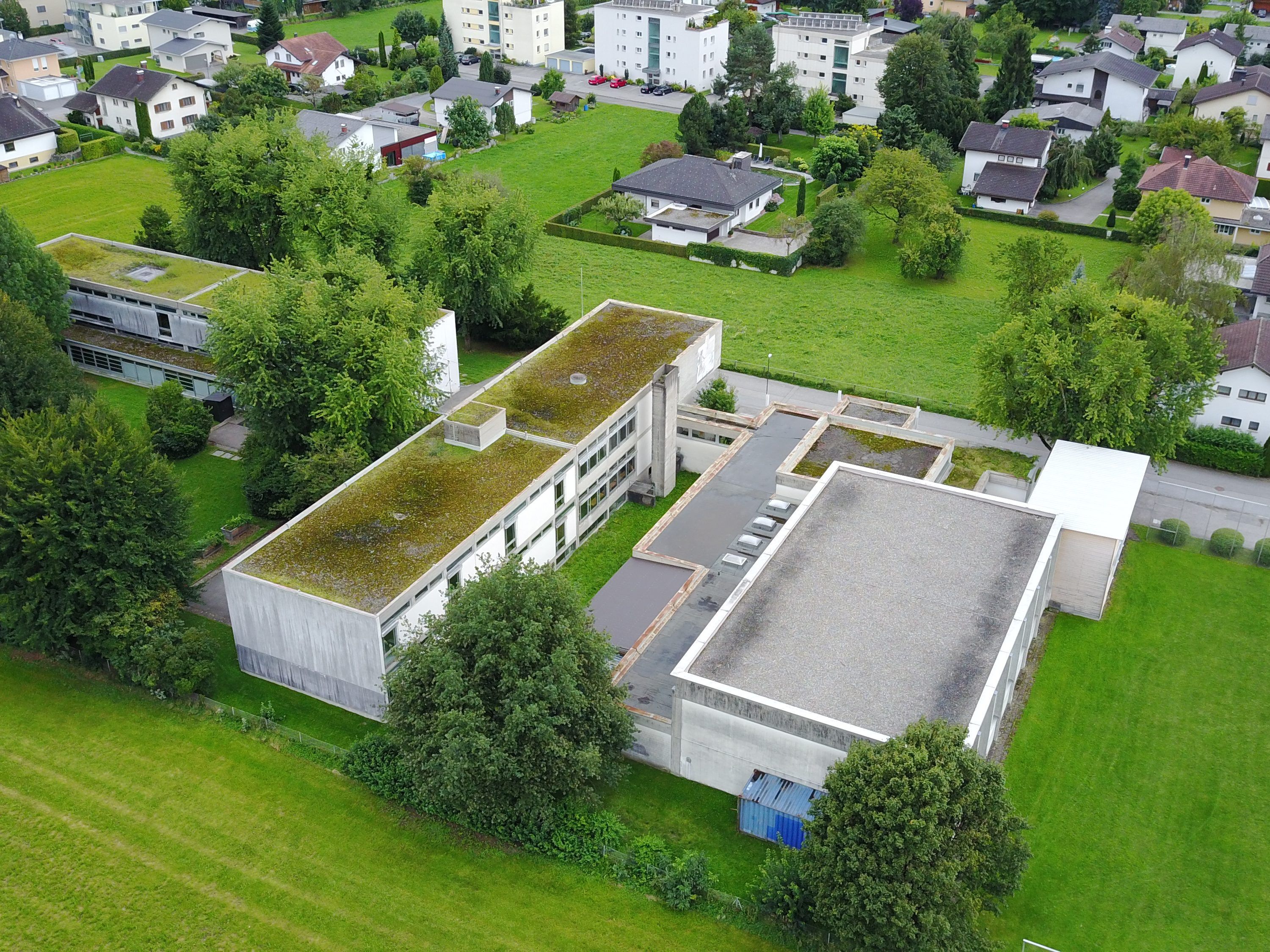Die Volksschule Altenstadt wird nicht nur saniert, sondern auch die neue Heimat für die ersten sechs Stufen des PFZ. Die Volksschule Altenstadt wird nicht nur saniert, sondern auch die neue Heimat für die ersten sechs Stufen des PFZ.