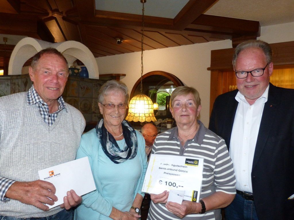 Die Erstplatzierten mit Obmann Werner Huber