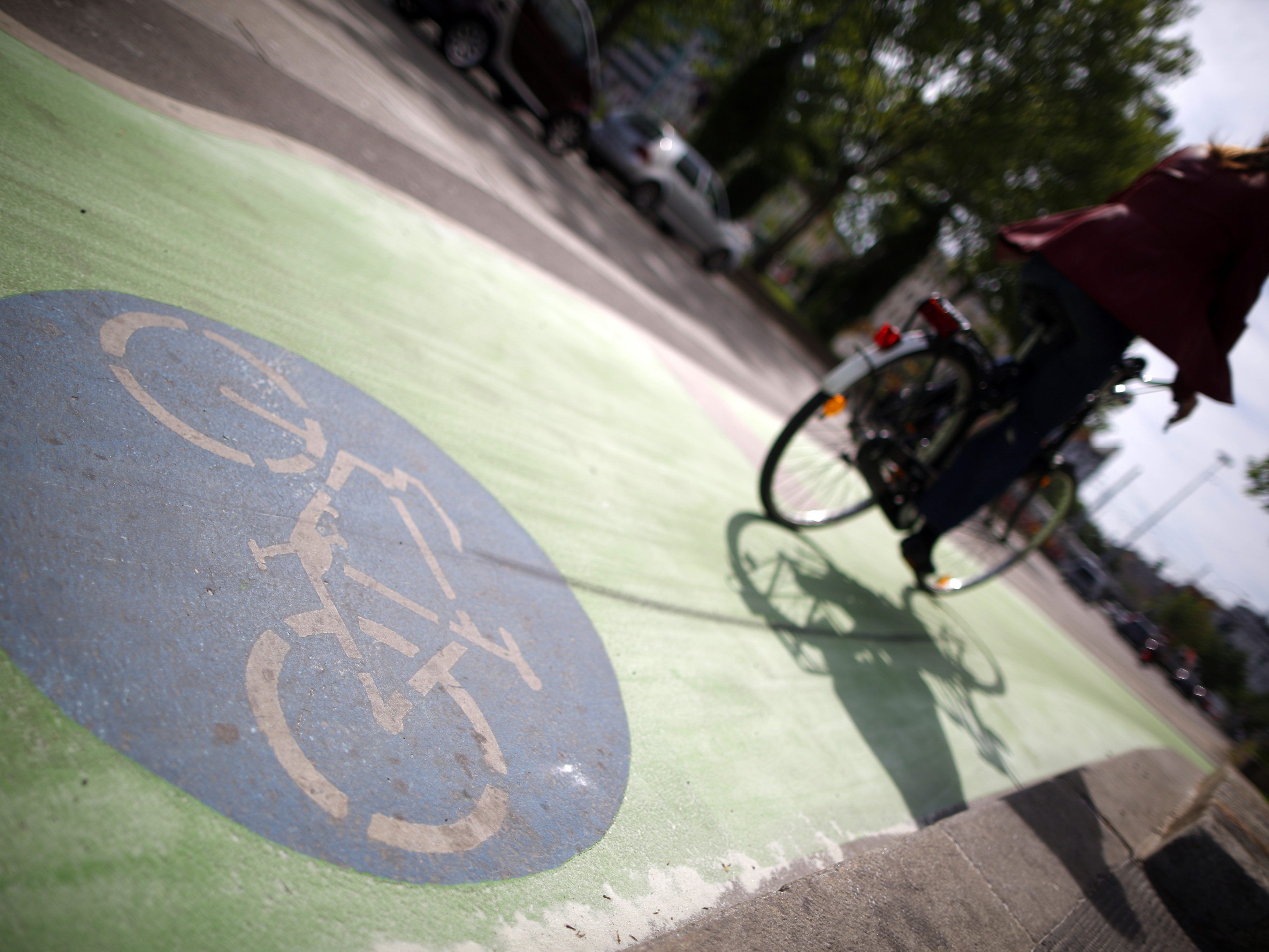 Bei einer Auseinandersetzung zwischen zwei Verkehrsteilnehmern wurde ein Radfahrer verletzt Bei einer Auseinandersetzung zwischen zwei Verkehrsteilnehmern wurde ein Radfahrer verletzt
