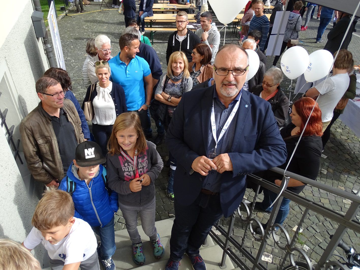 StR. Johannes Drexel wartete bei seinen Führungen mitzahlreichen historischen Details auf. StR. Johannes Drexel wartete bei seinen Führungen mitzahlreichen historischen Details auf.