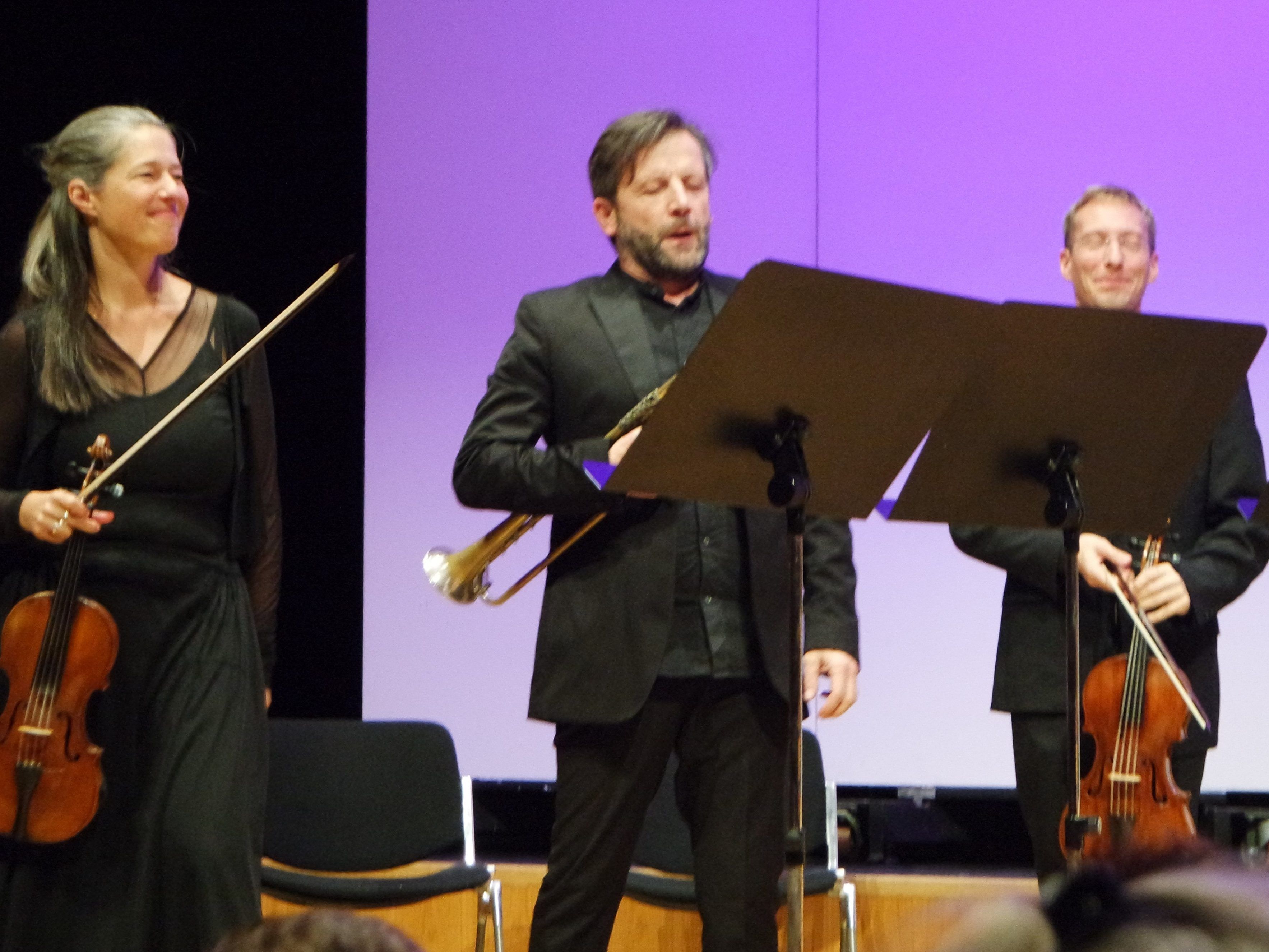 Drei Stützen des Concerto Stella Matutina: Konzertmeisterin Silva Schweinberger (Violine), Herbert Walser-Breuß (Trompete), Lucas Schurig-Breuß (Viola). Drei Stützen des Concerto Stella Matutina: Konzertmeisterin Silva Schweinberger (Violine), Herbert Walser-Breuß (Trompete), Lucas Schurig-Breuß (Viola).