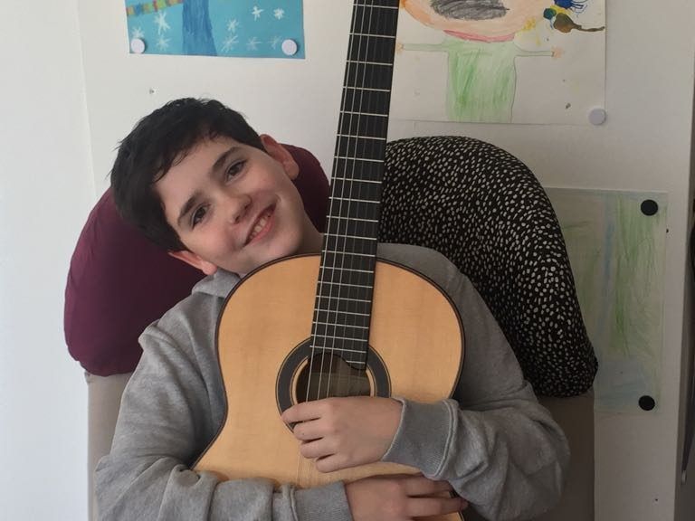 Gitarre-Talent Tobias Seeberger Gitarre-Talent Tobias Seeberger