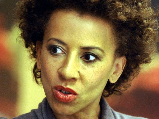 Arabella Kiesbauer möchte anderen Frauen Mut zusprechen.