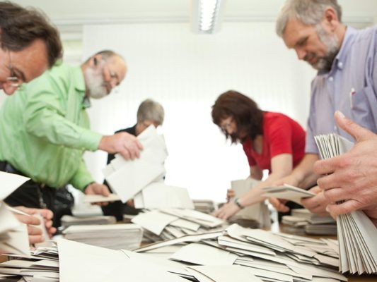 Am Montag startet die Auszählung der Briefwahl- und Wahlkartenstimmen.