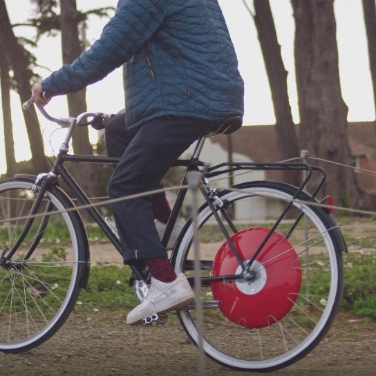 Das Copenhagen Wheel macht aus jedem Fahrrad ein E-Bike.