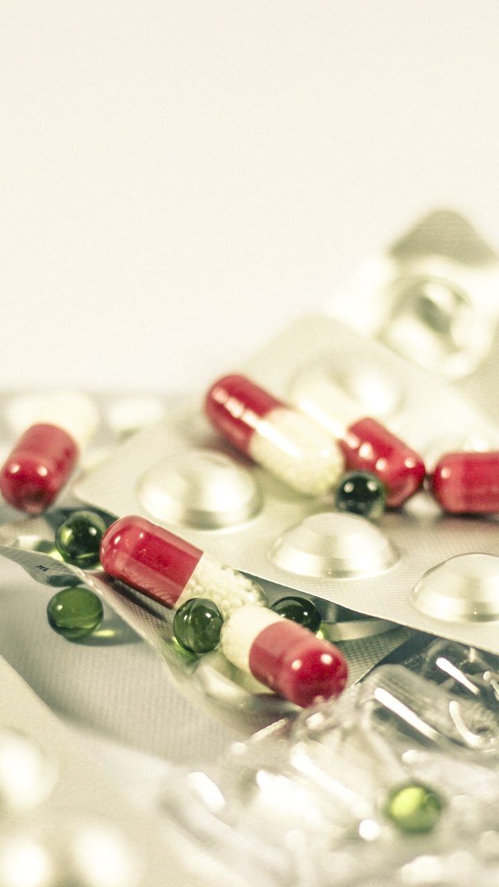 Auch offen verabreichte Placebos können bei Schmerzen und Krankheiten helfen.