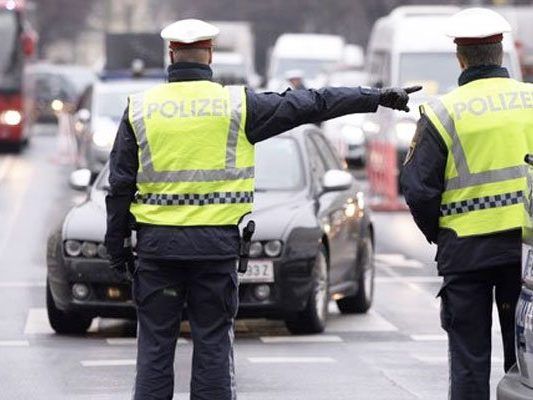Eine Großdemo sorgt in der Innenstadt für Verkehrsbehinderungen. Eine Großdemo sorgt in der Innenstadt für Verkehrsbehinderungen.
