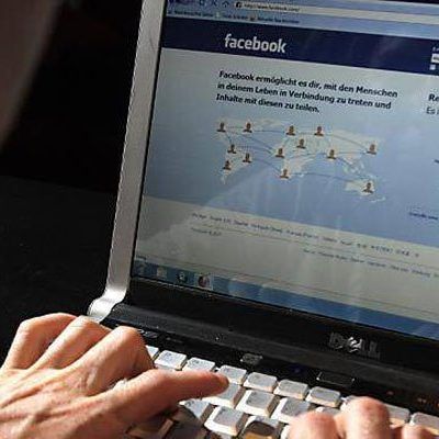 Häufig verbreitete Beleidigungen in Sozialen Medien führen zu Schamgefühl und Essstörungen