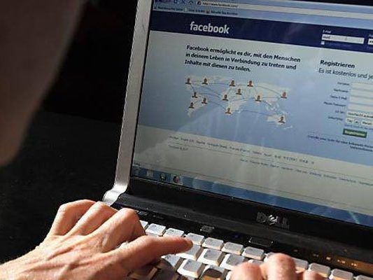 Blaue und Schwarze Facebook-Fans bleiben lieber unter ihresgleichen