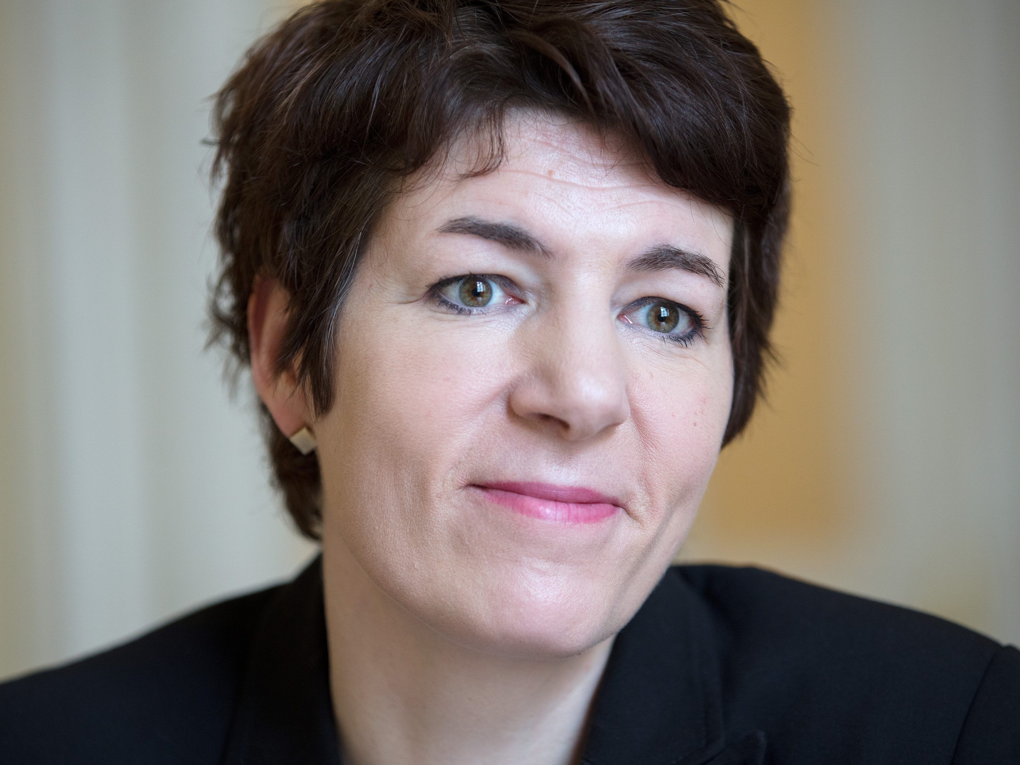 HGÖ-Direktorin Monika Sommer nahm die Regierungsbank entgegen.