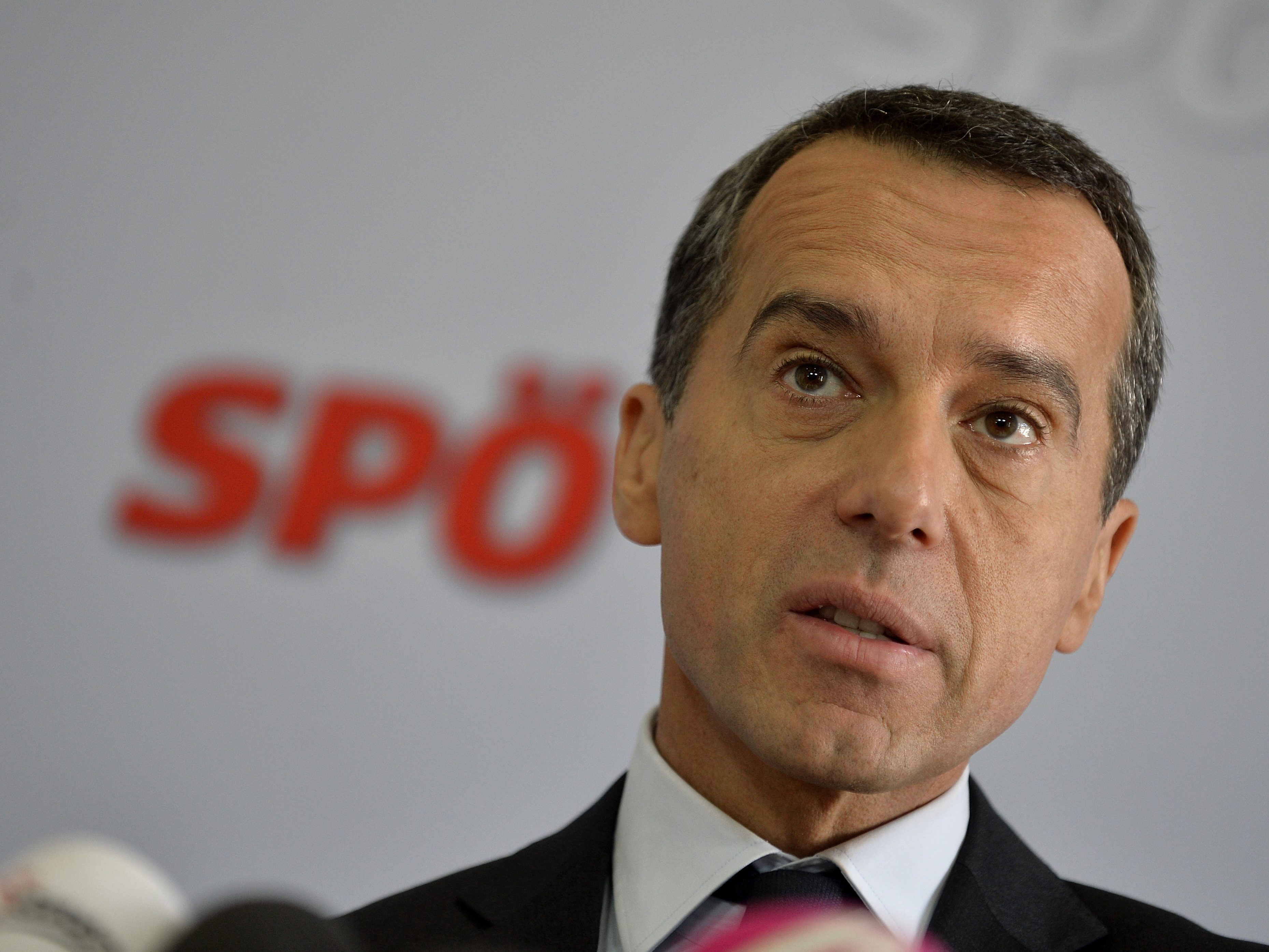 Kern räumt in einem Facebook-Video die Mitschuld der SPÖ ein.