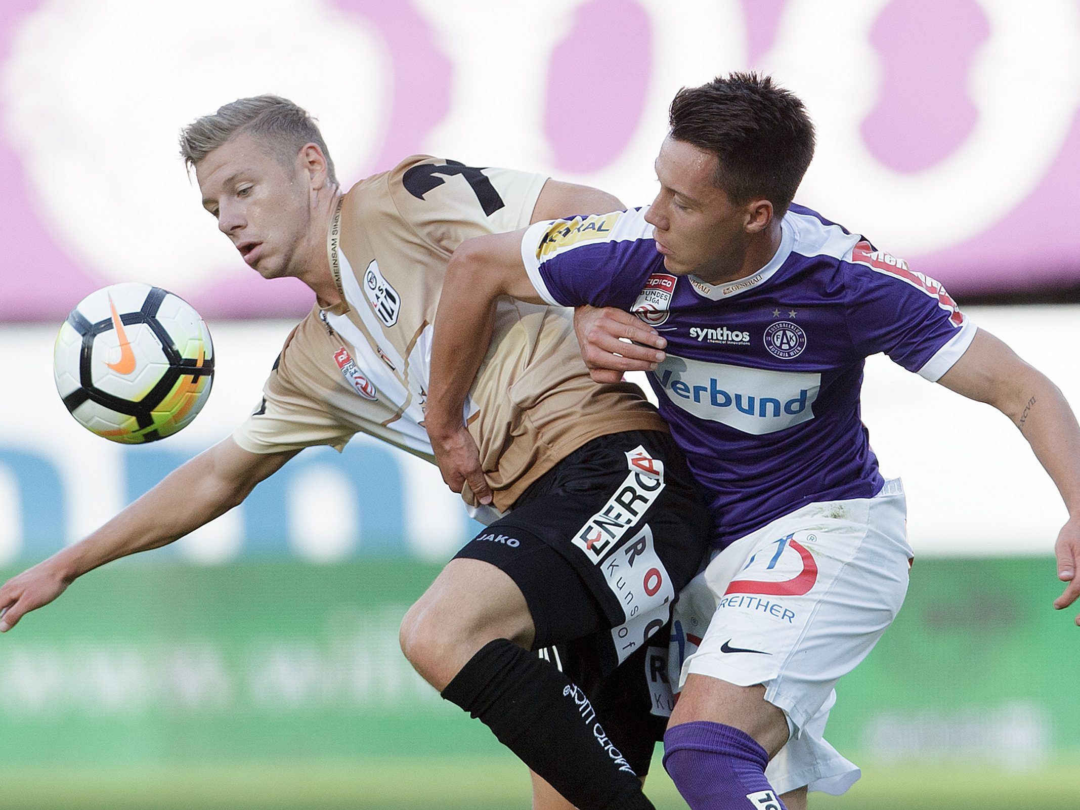 Die Austria trifft am Samstagabend auswärts auf den LASK.