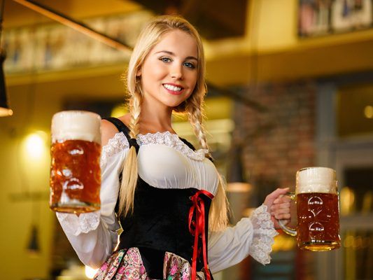 Ende Oktober herrscht am Gelände der ehemaligen Traktorfabrik ausgelassene Oktoberfest-Stimmung. Ende Oktober herrscht am Gelände der ehemaligen Traktorfabrik ausgelassene Oktoberfest-Stimmung.