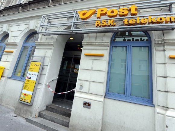 Die Verhandlung um den Postraub muss vertagt werden. Die Verhandlung um den Postraub muss vertagt werden.