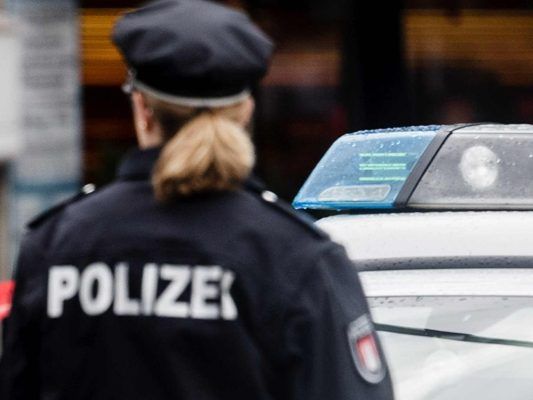 In Hamburg wurde in der nacht ein zweijähriges Mädchen getötet. Der tatverdächtige Vater ist auf der Flucht.