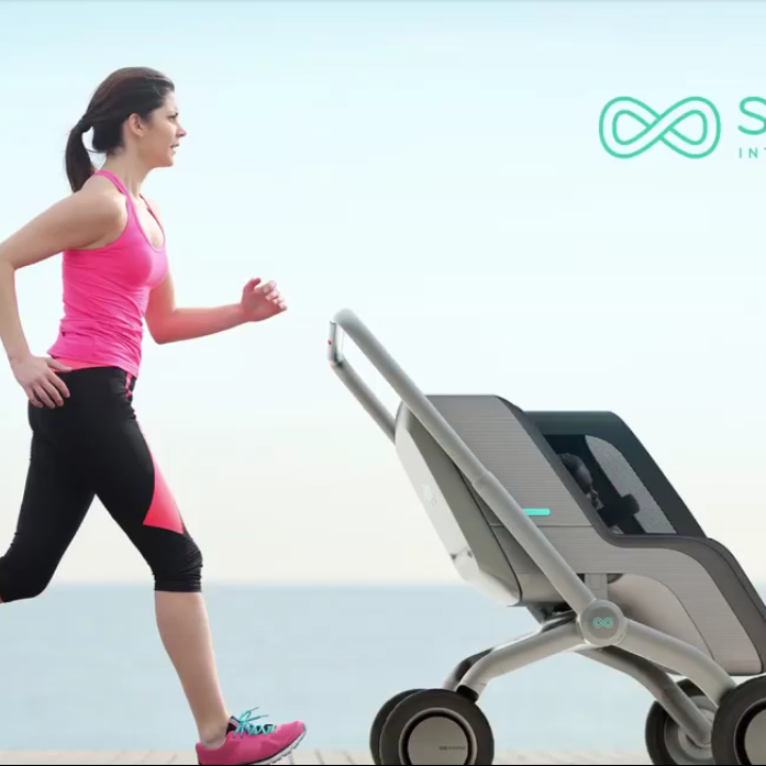 Der intelligente Kinderwagen ist selbstfahrend und App-gesteuert.