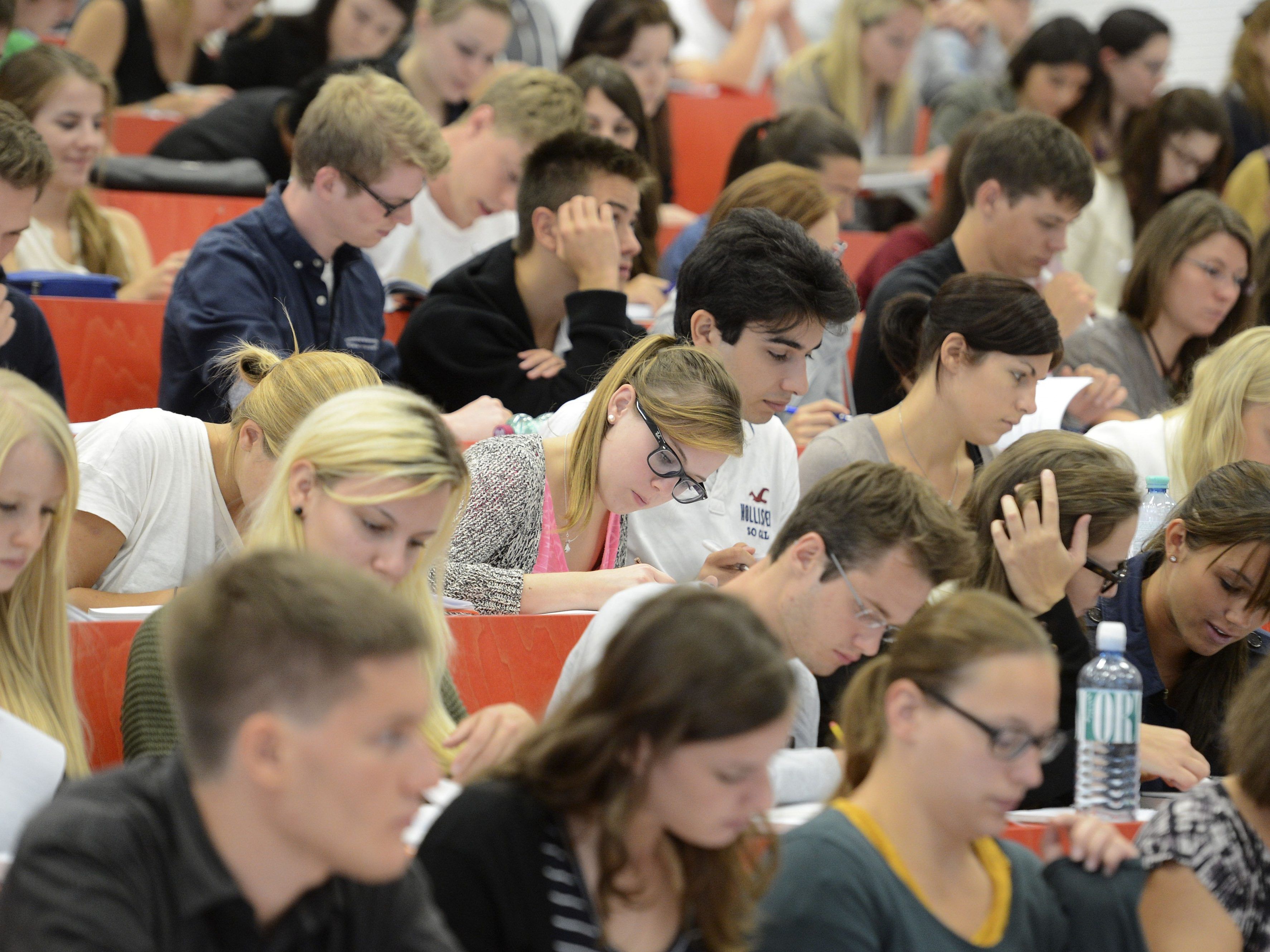 Die Zahl der Studenten in Österreich ist leicht gestiegen.