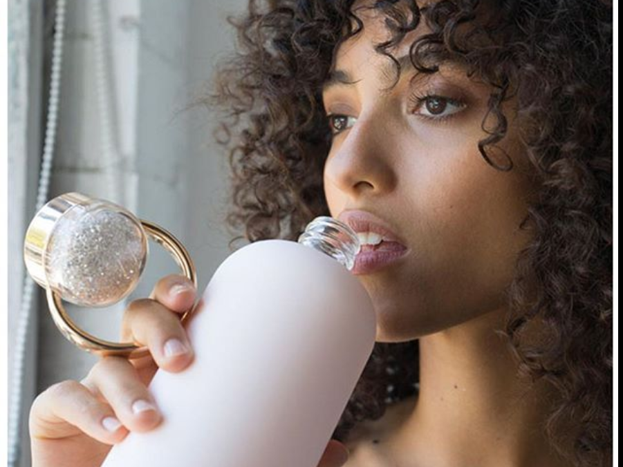 Swarovski begibt sich mit den Trinkflaschen in neue Gewässer.