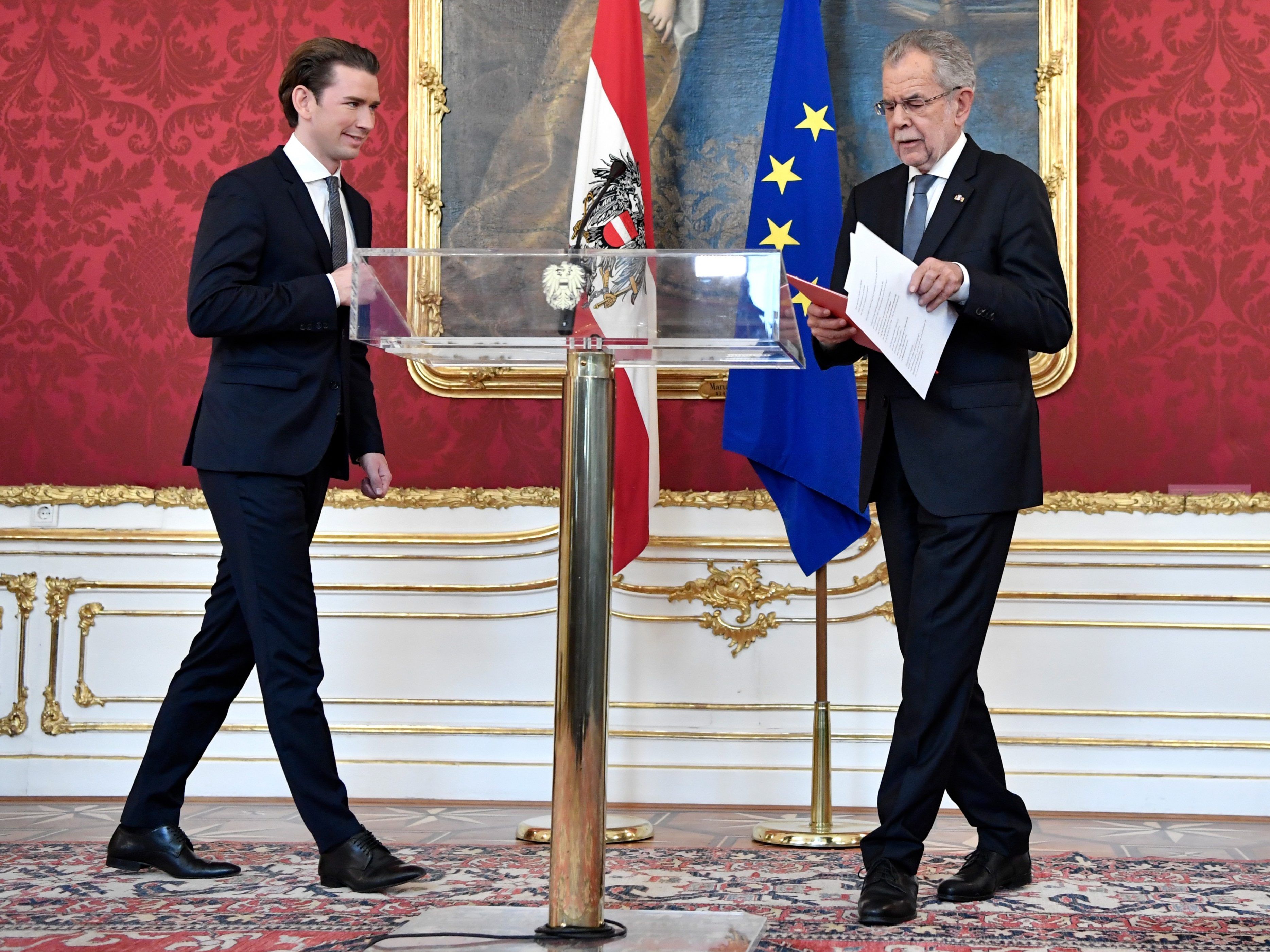 Van der Bellen beauftragte Kurz mit der Regierungsbildung.