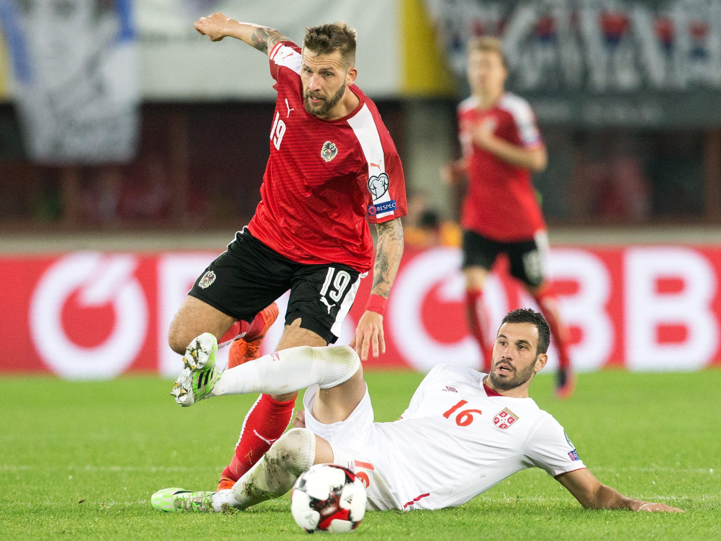 Österreich besiegte Serbien mit 3:2.